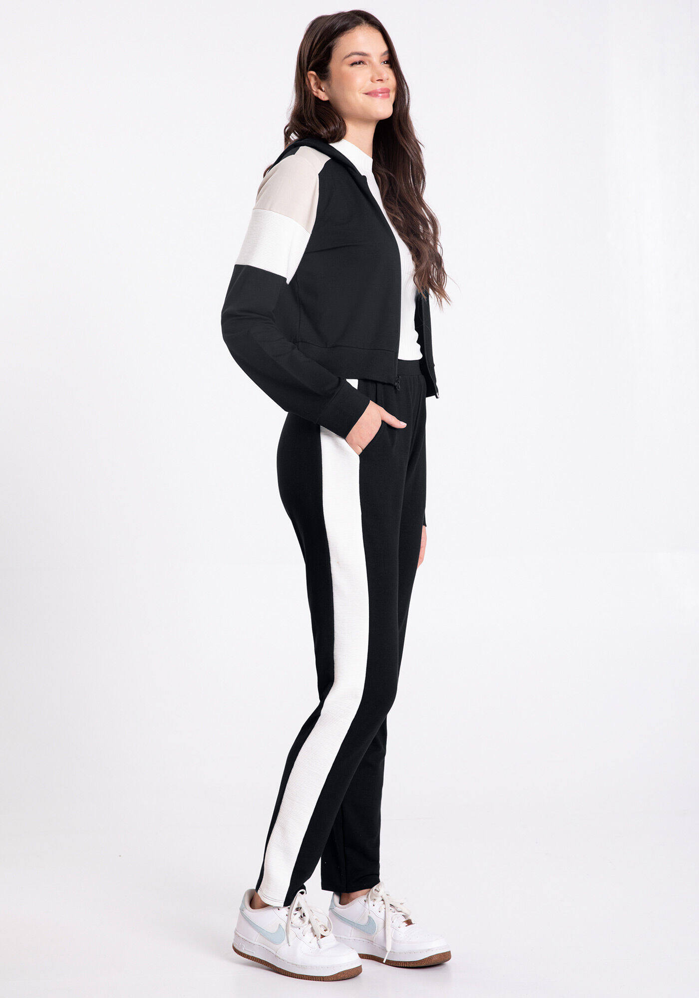 Calça moletom aberta sale na lateral