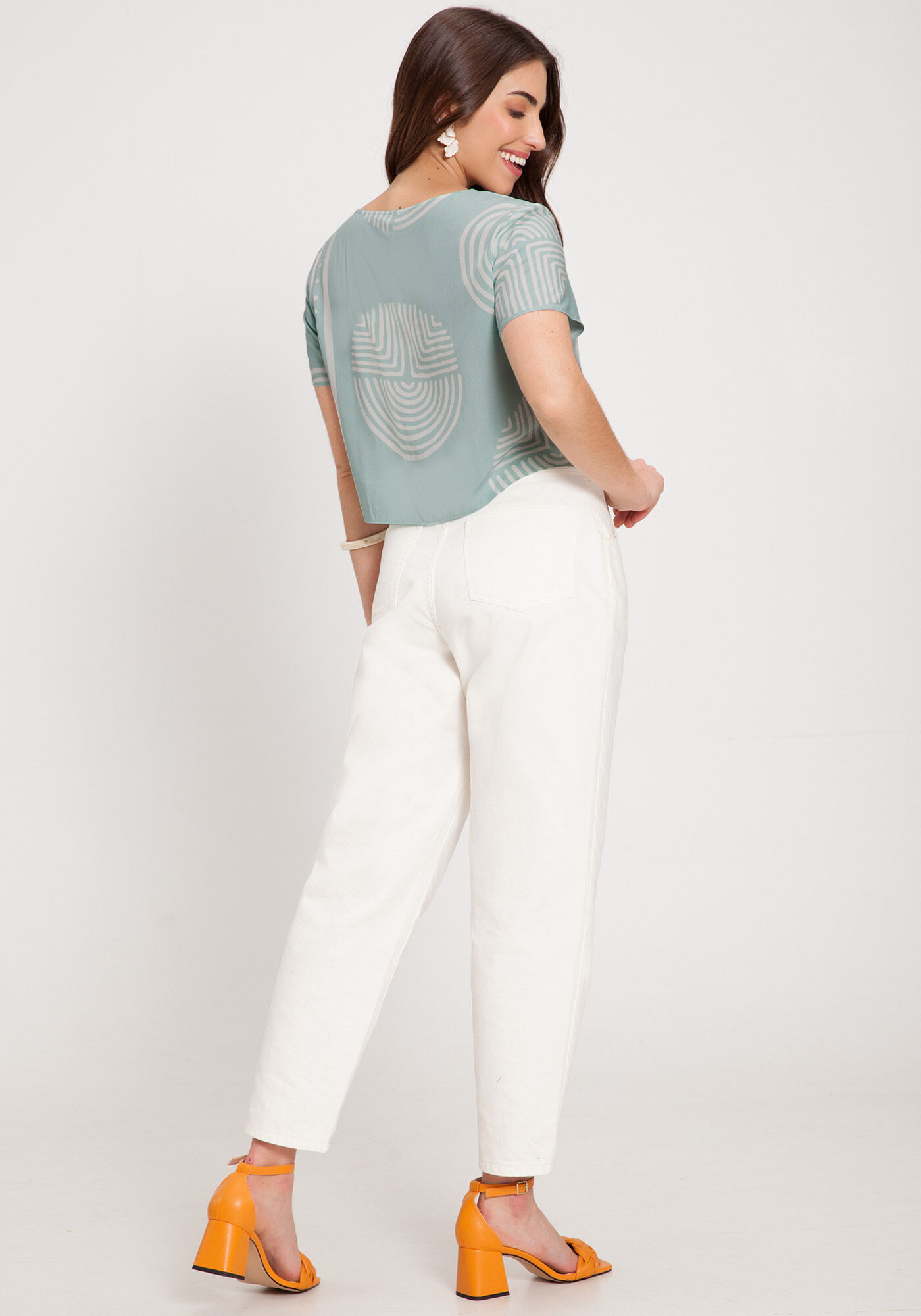 Blusa Cropped Manga Curta em Viscose Estampada, HERANCA VERDE, large.