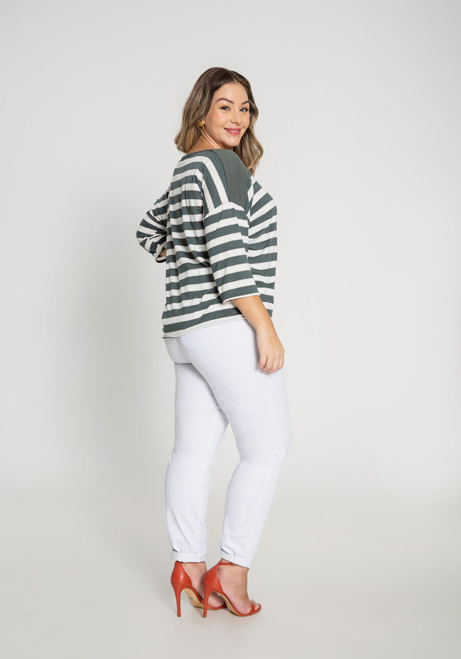 Blusa Manga 3/4 em Malha Listrada Plus Size, VERDE FURIA. Blusa Manga 3/4 em Malha Listrada Plus Size, VERDE FURIA, large.