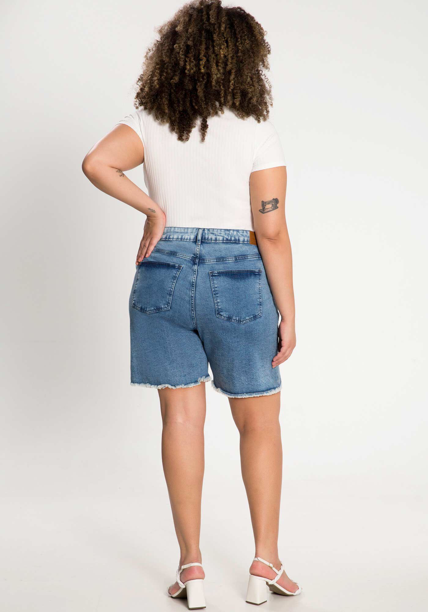 Short jeans amarrado na cintura hotsell