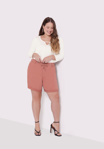 Shorts Boyfriend Plus Size Com Bolsos Em Sarja Com Elastano, MARROM CHUTNEY. Shorts Boyfriend Plus Size Com Bolsos Em Sarja Com Elastano, MARROM CHUTNEY, large.
