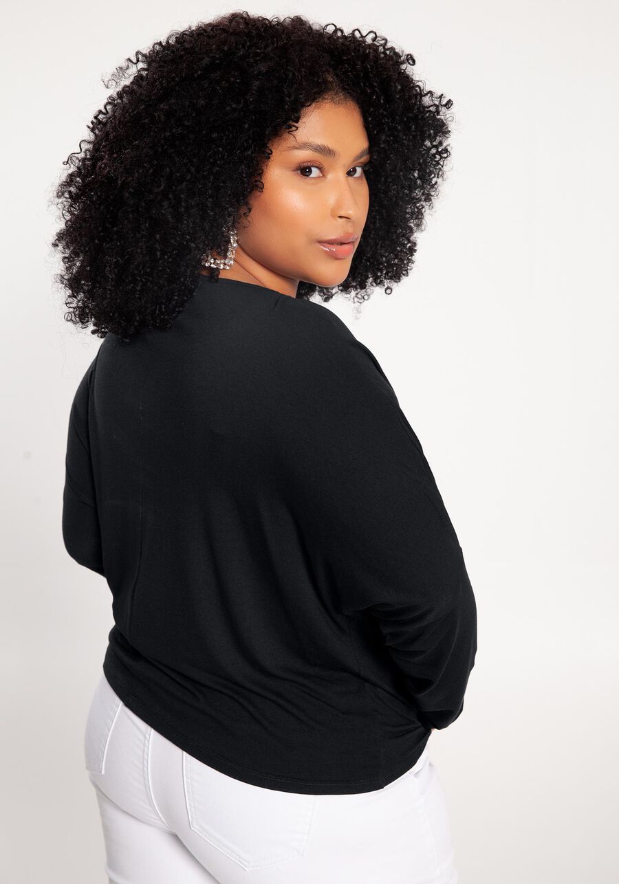 Blusa Plus Size em Viscose com Comprimento Mullet, PRETO REATIVO. Blusa Plus Size em Viscose com Comprimento Mullet, PRETO REATIVO, large.