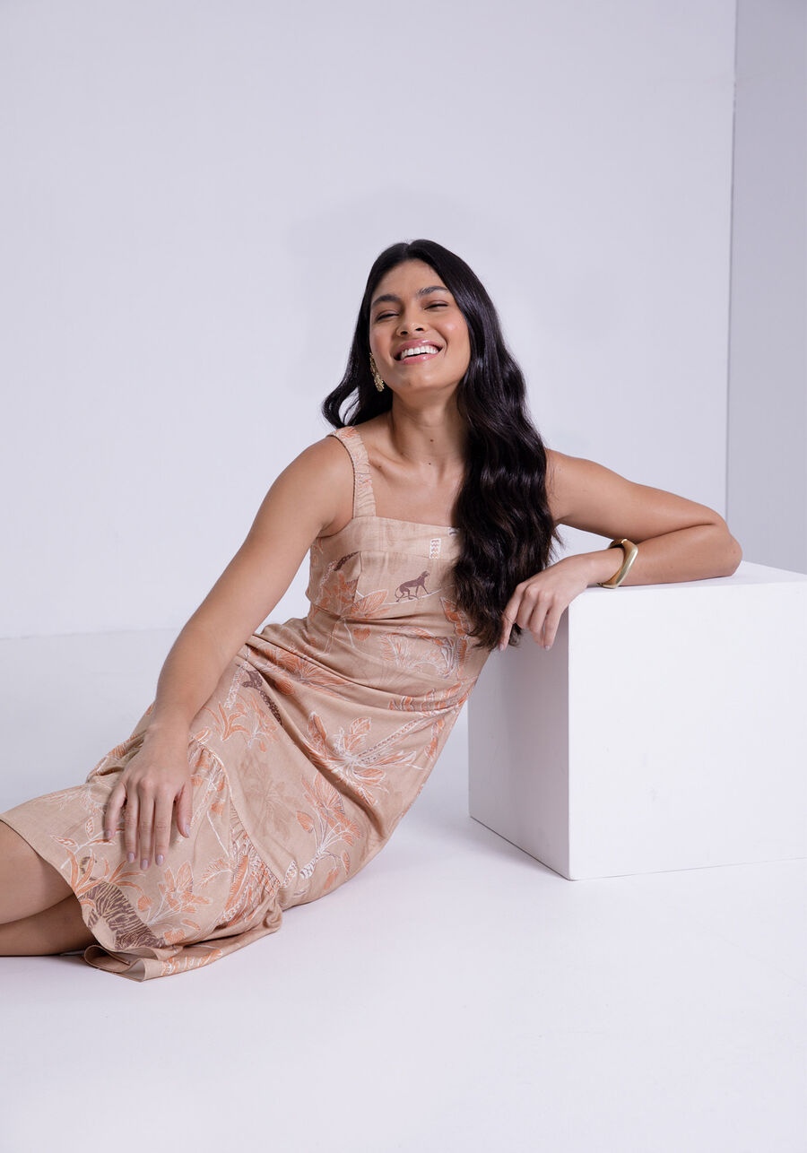 Vestido Midi Estampado em Viscose com Babado, AMAZONIA MARROM. Vestido Midi Estampado em Viscose com Babado, AMAZONIA MARROM, large.