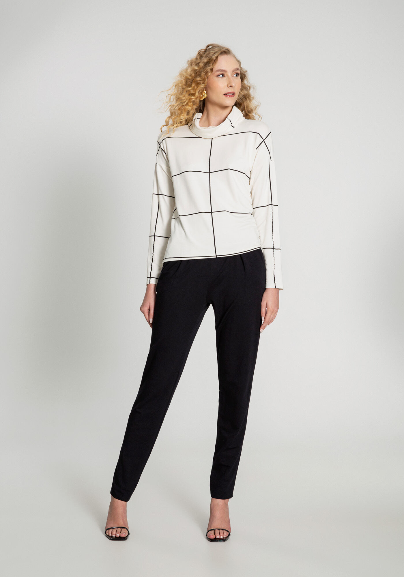 Conjunto Blusa Gola Alta e Cal&ccedil;a em Moletom Viscose, JANELAS OFF, large.