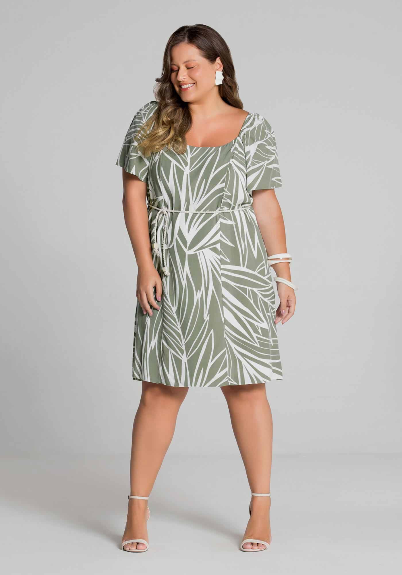 Vestido curto estampado best sale plus size