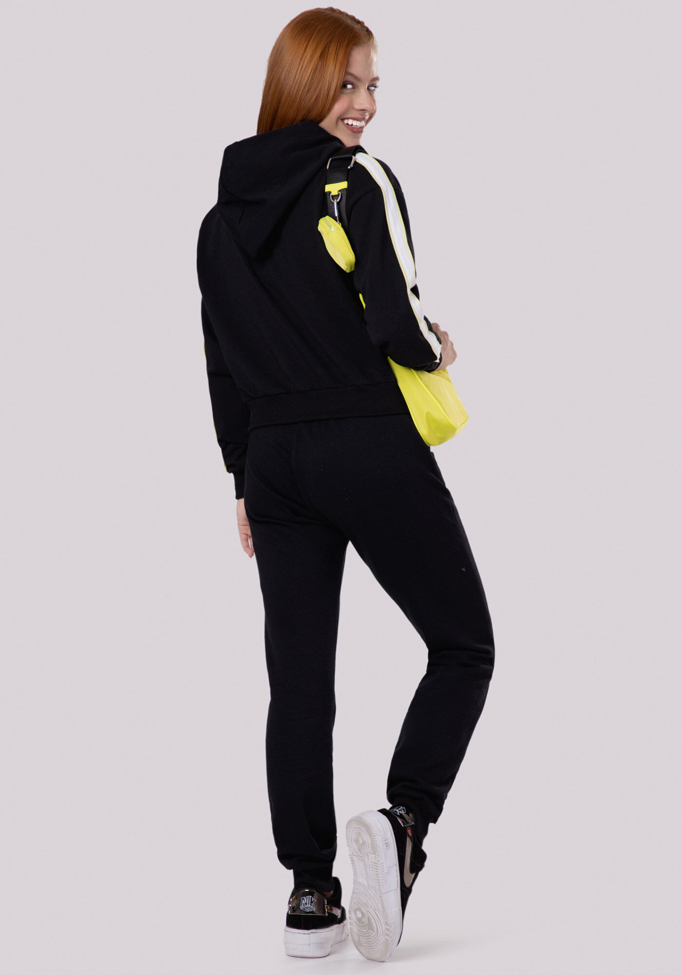 Blus&atilde;o Juvenil com Capuz e Recortes, PRETO REATIVO, large.