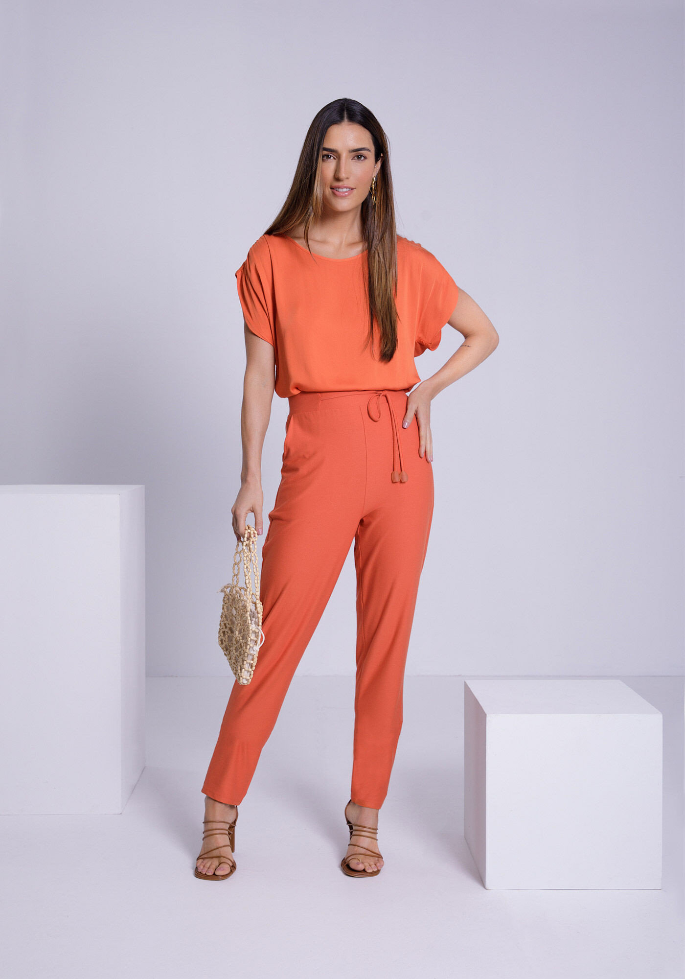 Body em Tecido Plano com Franzido Manga, LARANJA RUSTY, large.