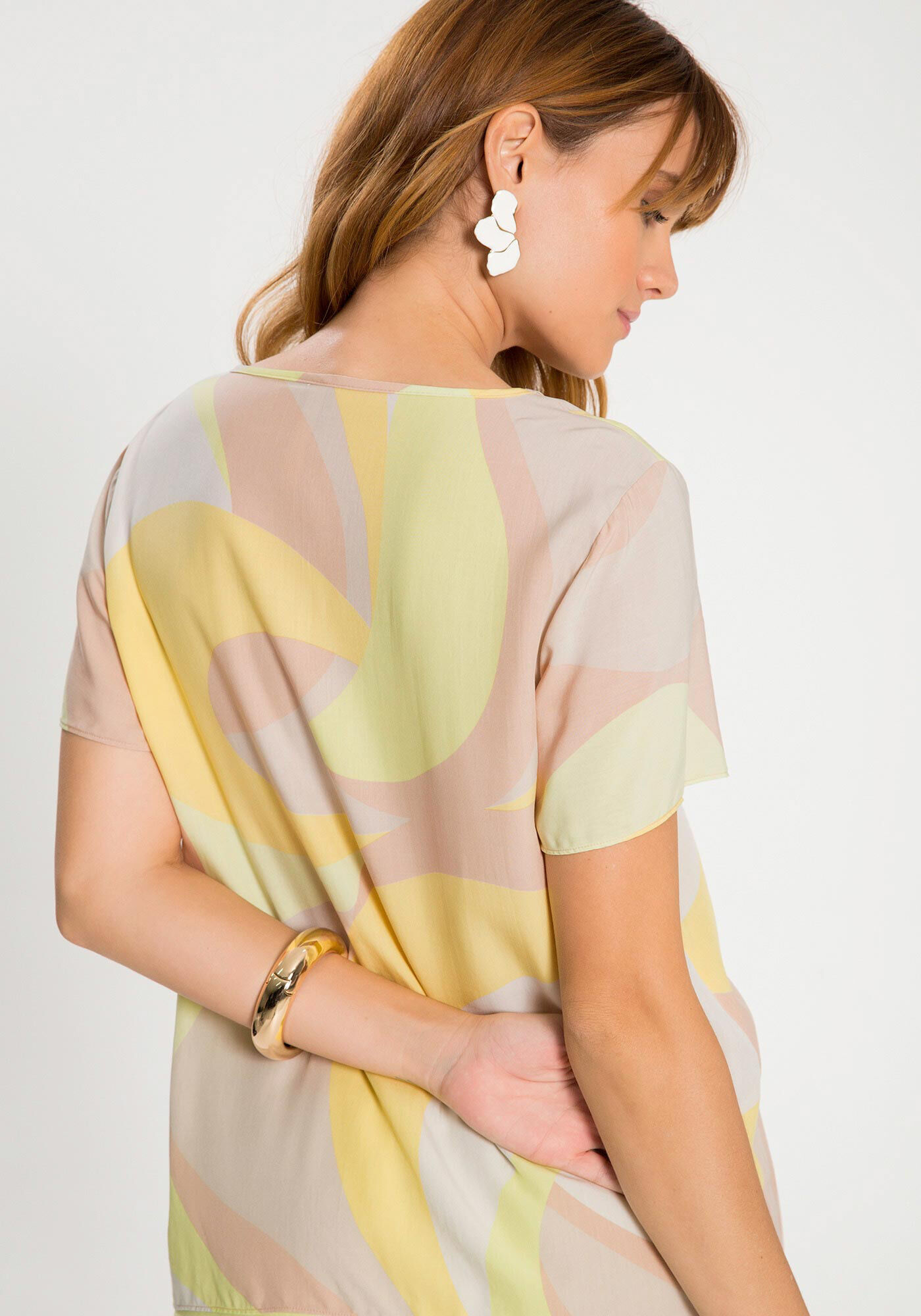 Blusa Manga Curta em Viscose Estampada, AREIA BEGE, large.