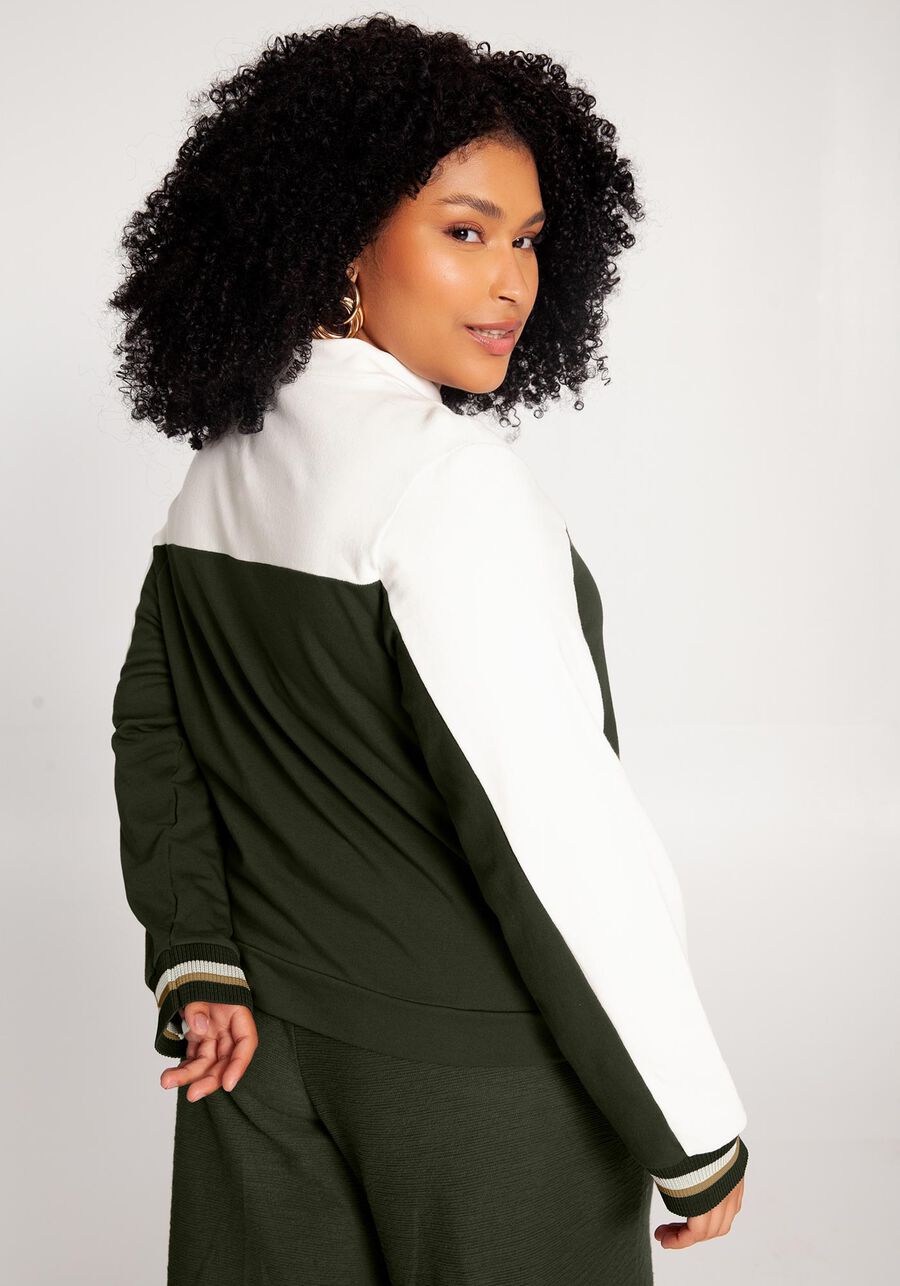 Jaqueta Plus Size em Malha com Bolsos e Retilínea, VERDE ROBUST. Jaqueta Plus Size em Malha com Bolsos e Retilínea, VERDE ROBUST, large.