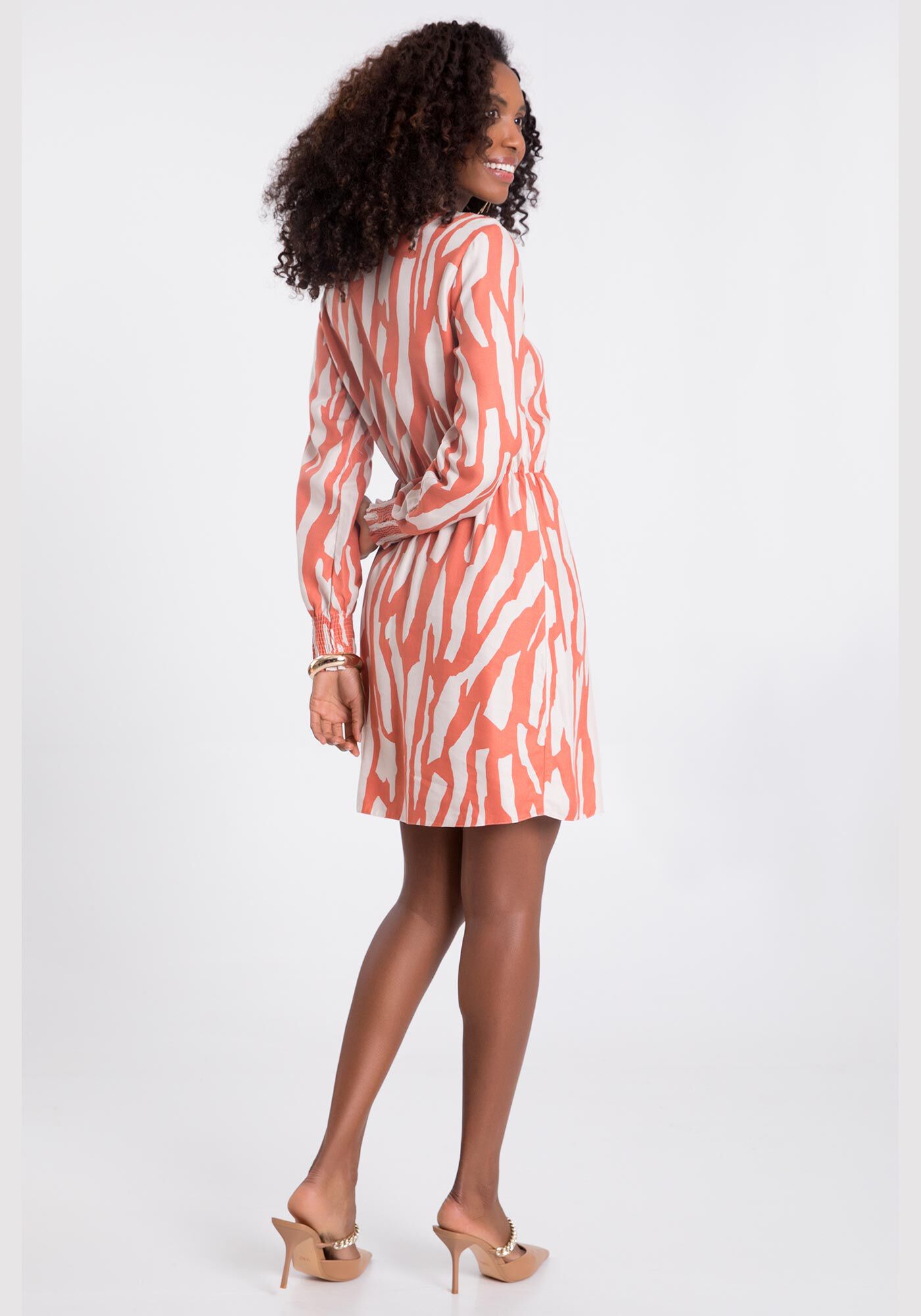 Vestido Curto em Viscose Estampada Lunender