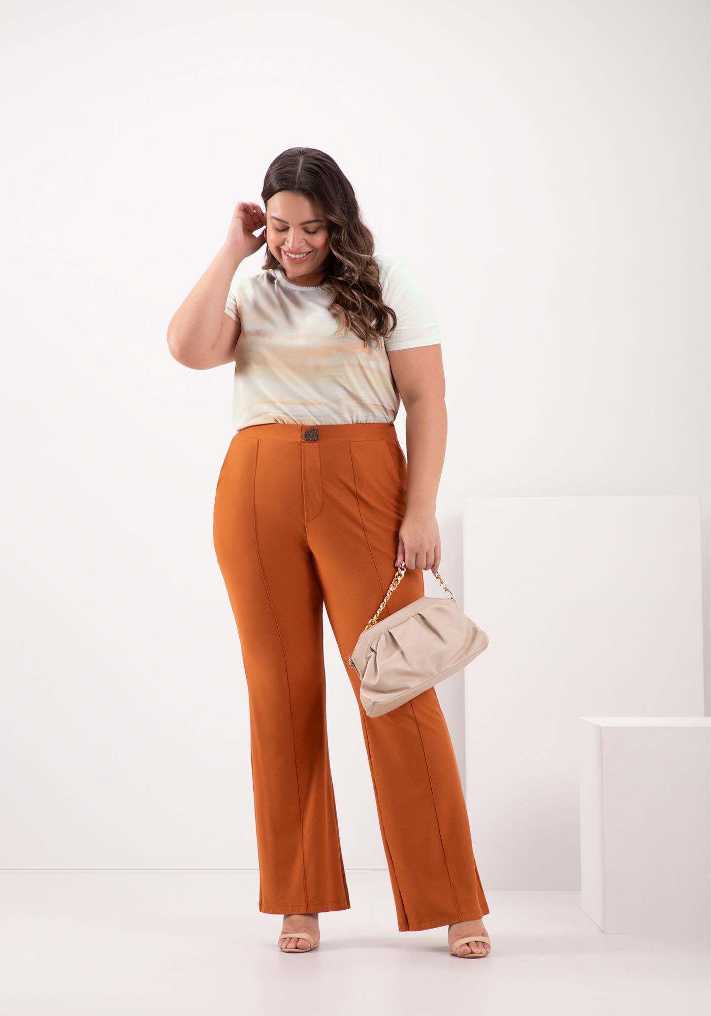 Blusa De Mangas Curtas Plus Size Com Frente Estampada, BRANCO OFF WHITE, large.