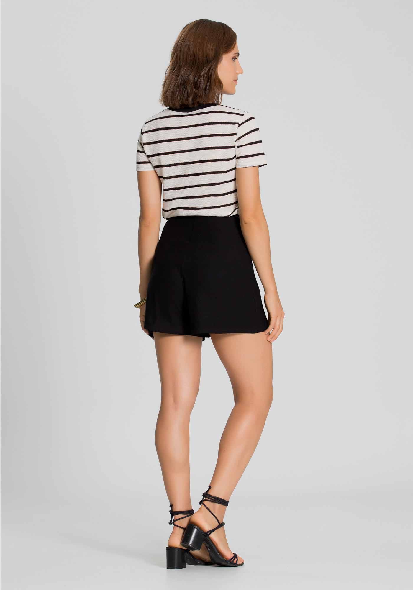 Shorts Crepe Cintura Alta com Pregas Lunender