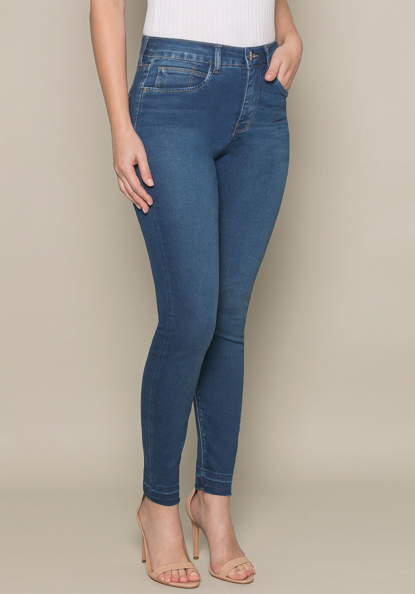 Calça com elastano discount laceia