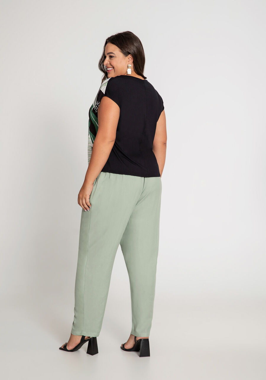 Blusa Decote V e Retilínea Plus Size, PRETO REATIVO. Blusa Decote V e Retilínea Plus Size, PRETO REATIVO, large.