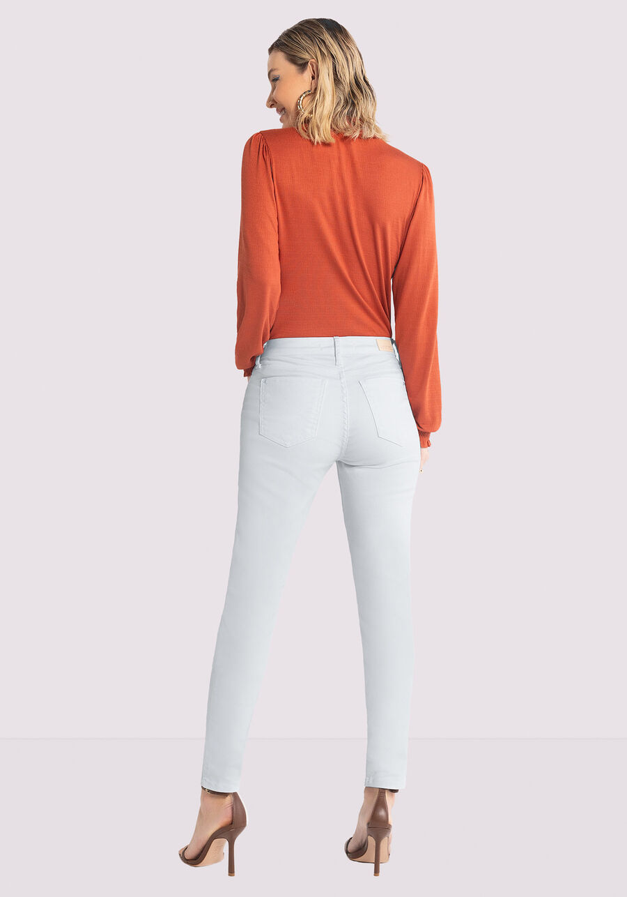 Calça Skinny Com Cintura Média Em Sarja Com Elastano, BRANCO. Calça Skinny Com Cintura Média Em Sarja Com Elastano, BRANCO, large.
