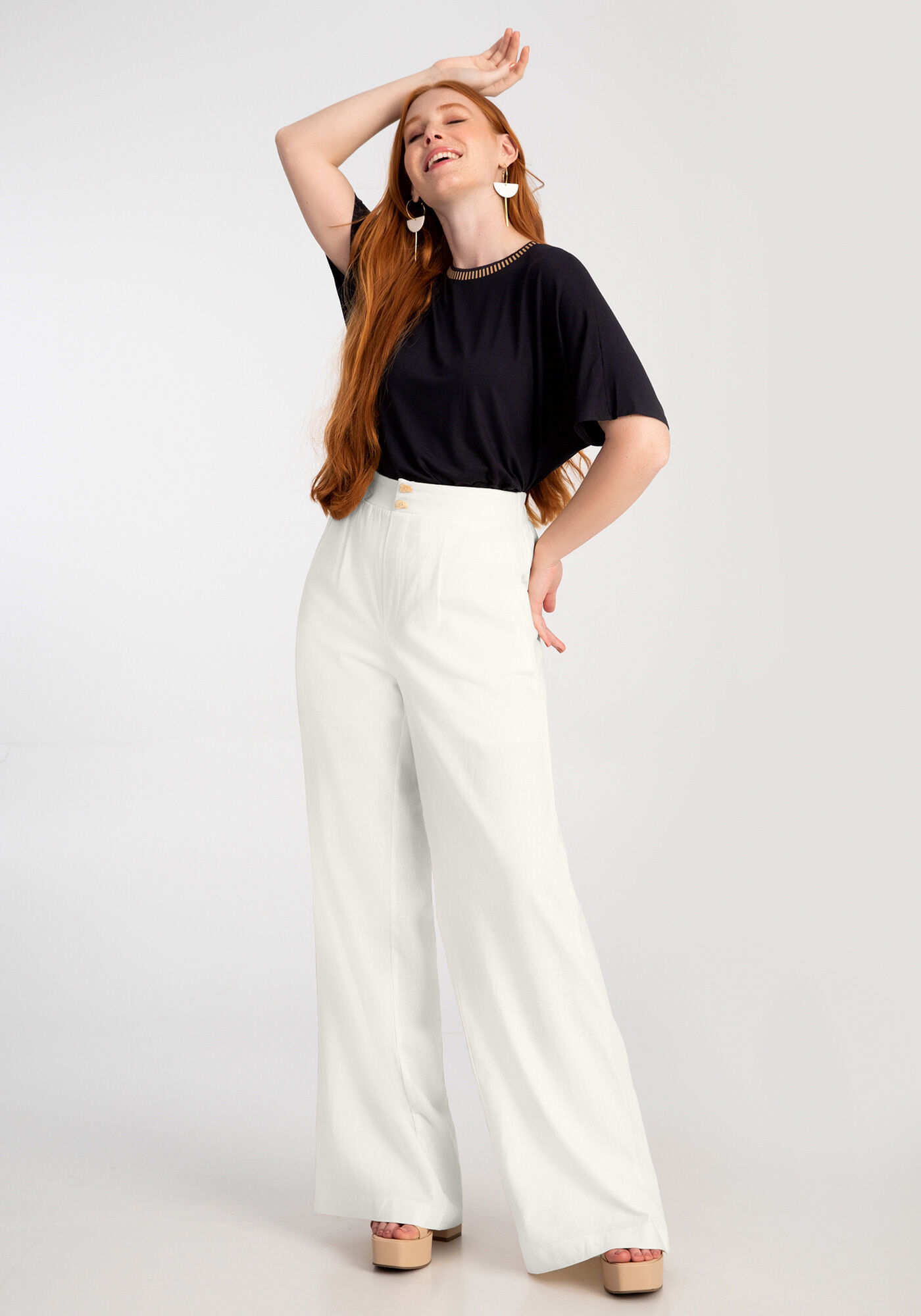 Blusa em Malha Viscose com Retil&iacute;nea Decote, , large.