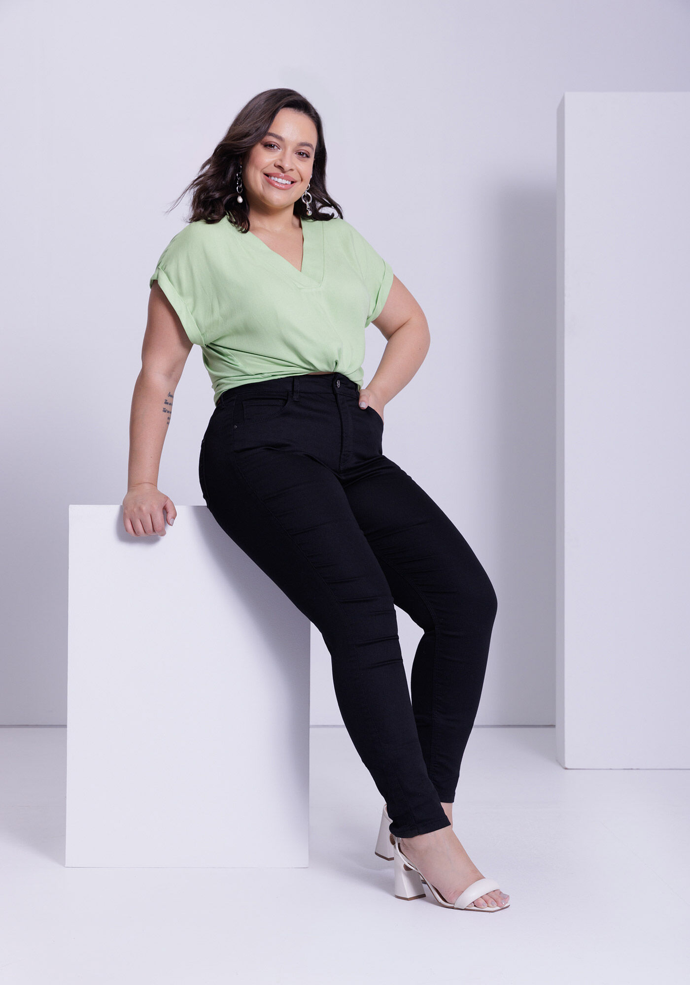 Cal&ccedil;a Skinny De Cintura M&eacute;dia Plus Size Sarja Chapa Barriga, PRETO REATIVO, large.