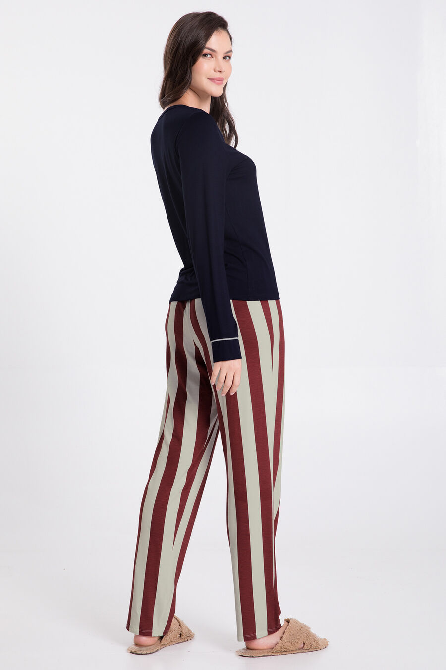 Pijama Longo em Viscose Decote V, . Pijama Longo em Viscose Decote V, , large.