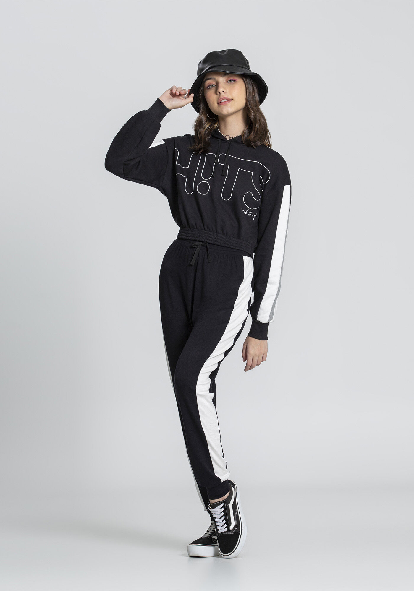 crop moletom com capuz and sweatpants
