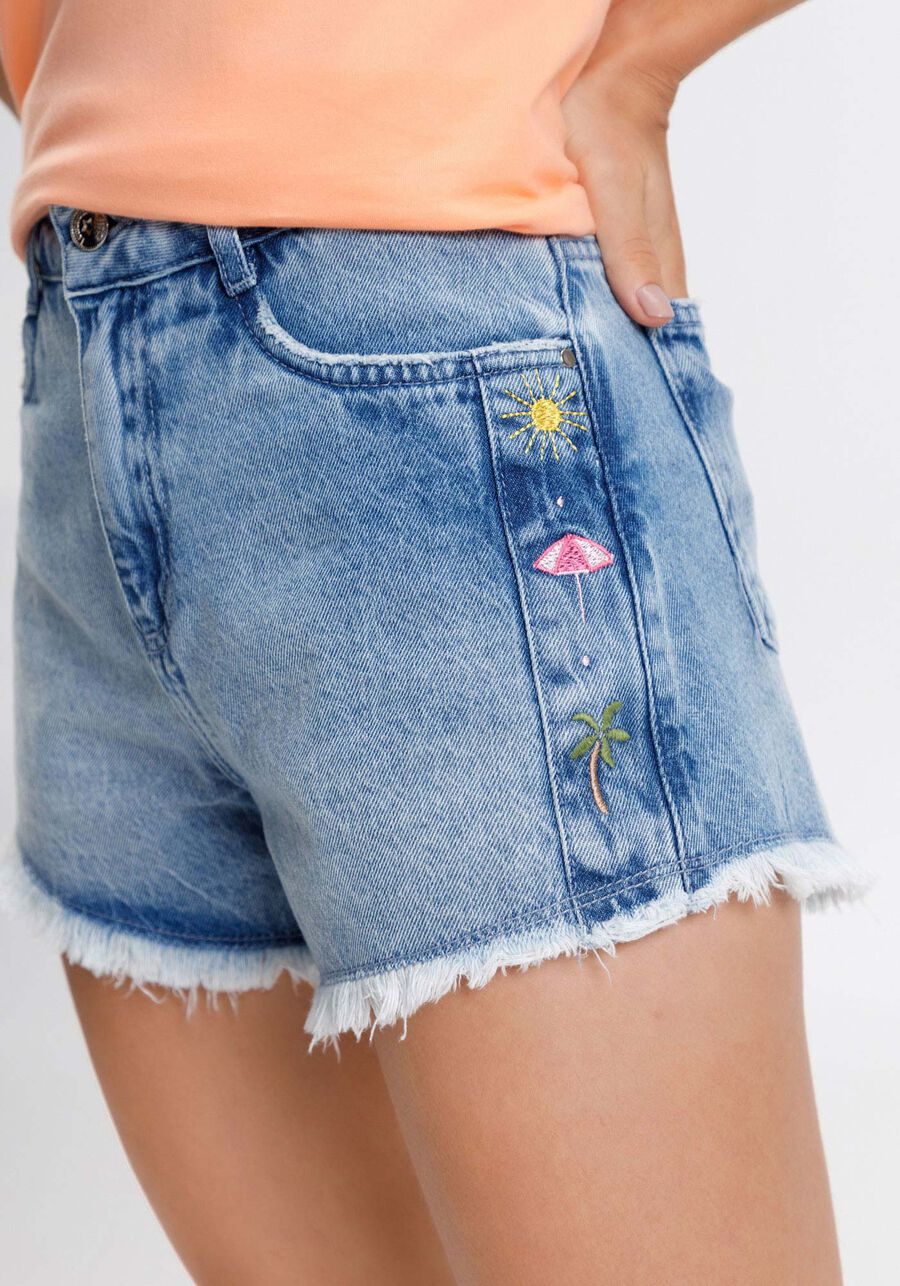 Shorts Jeans Juvenil Com Cintura Média E Bordados Laterais, . Shorts Jeans Juvenil Com Cintura Média E Bordados Laterais, , large.