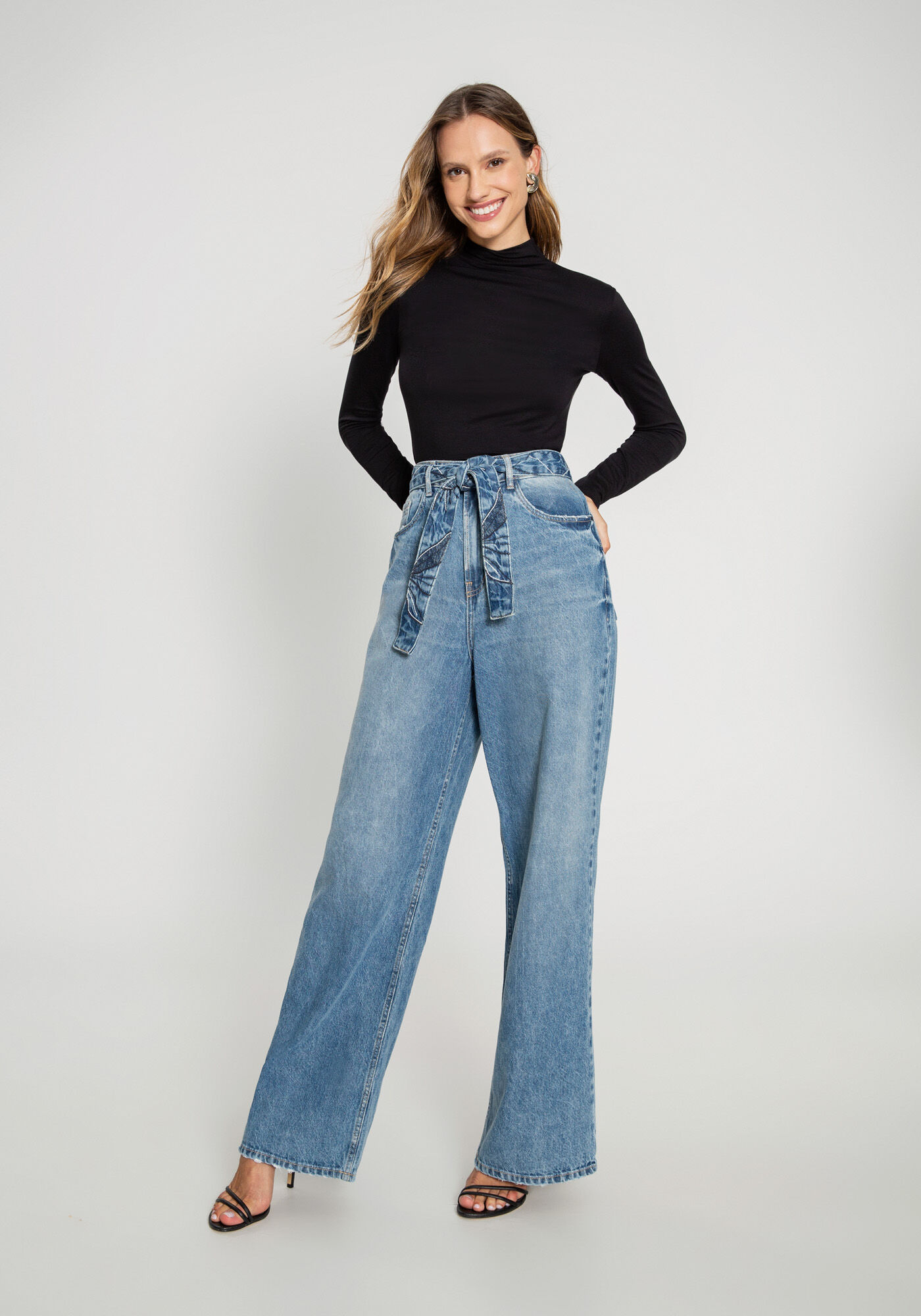 Blusa gola alta com calça flare store
