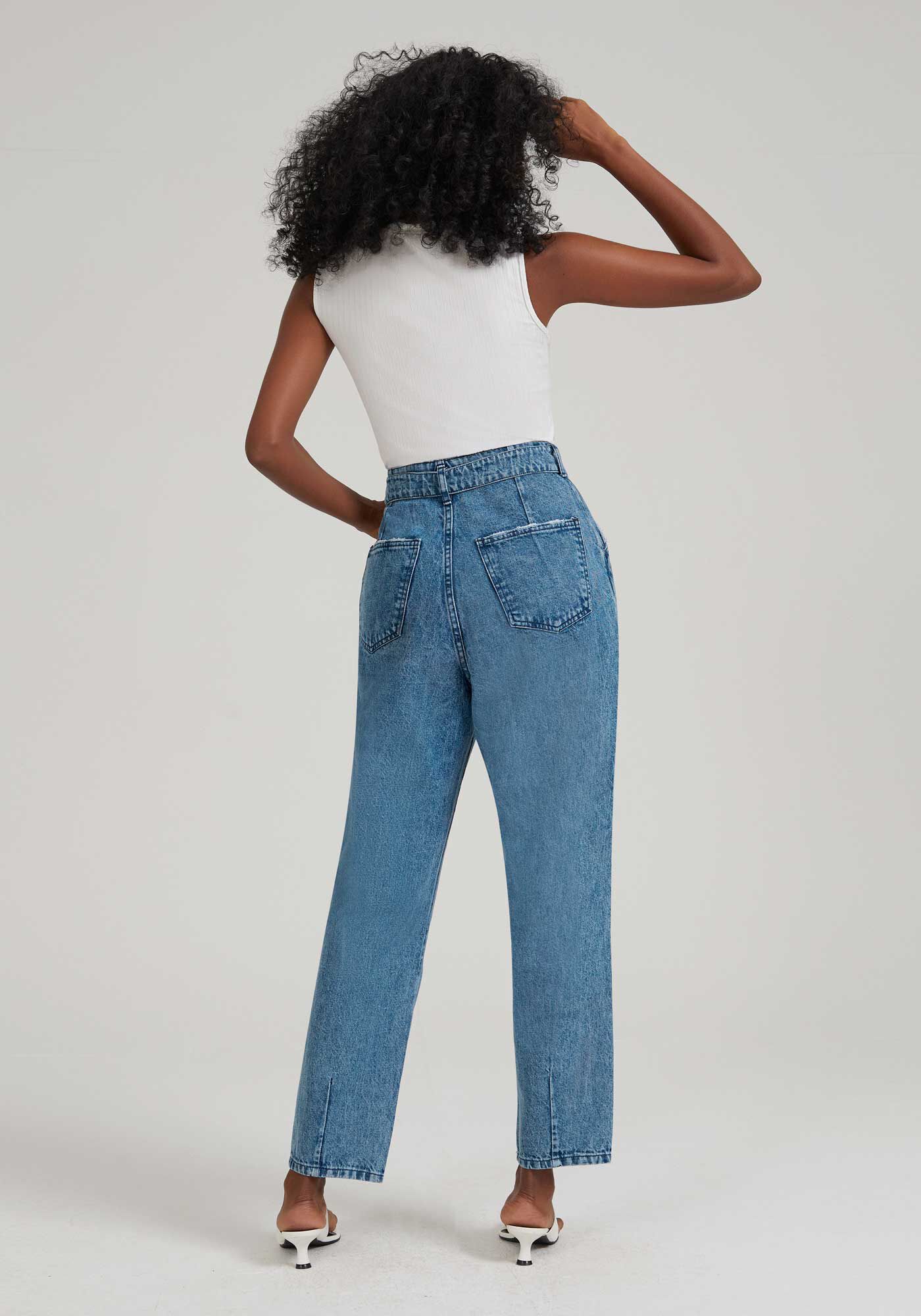 Cal&ccedil;a Jeans Slouchy com Pregas e Recorte C&oacute;s, JEANS, large.