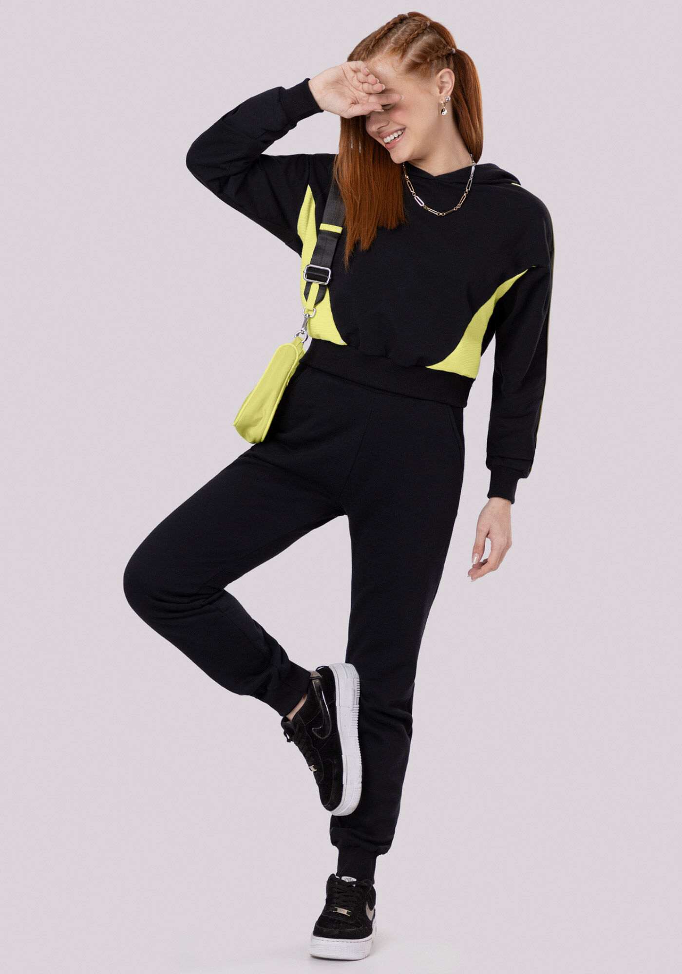 Blus&atilde;o Juvenil com Capuz e Recortes, PRETO REATIVO, large.