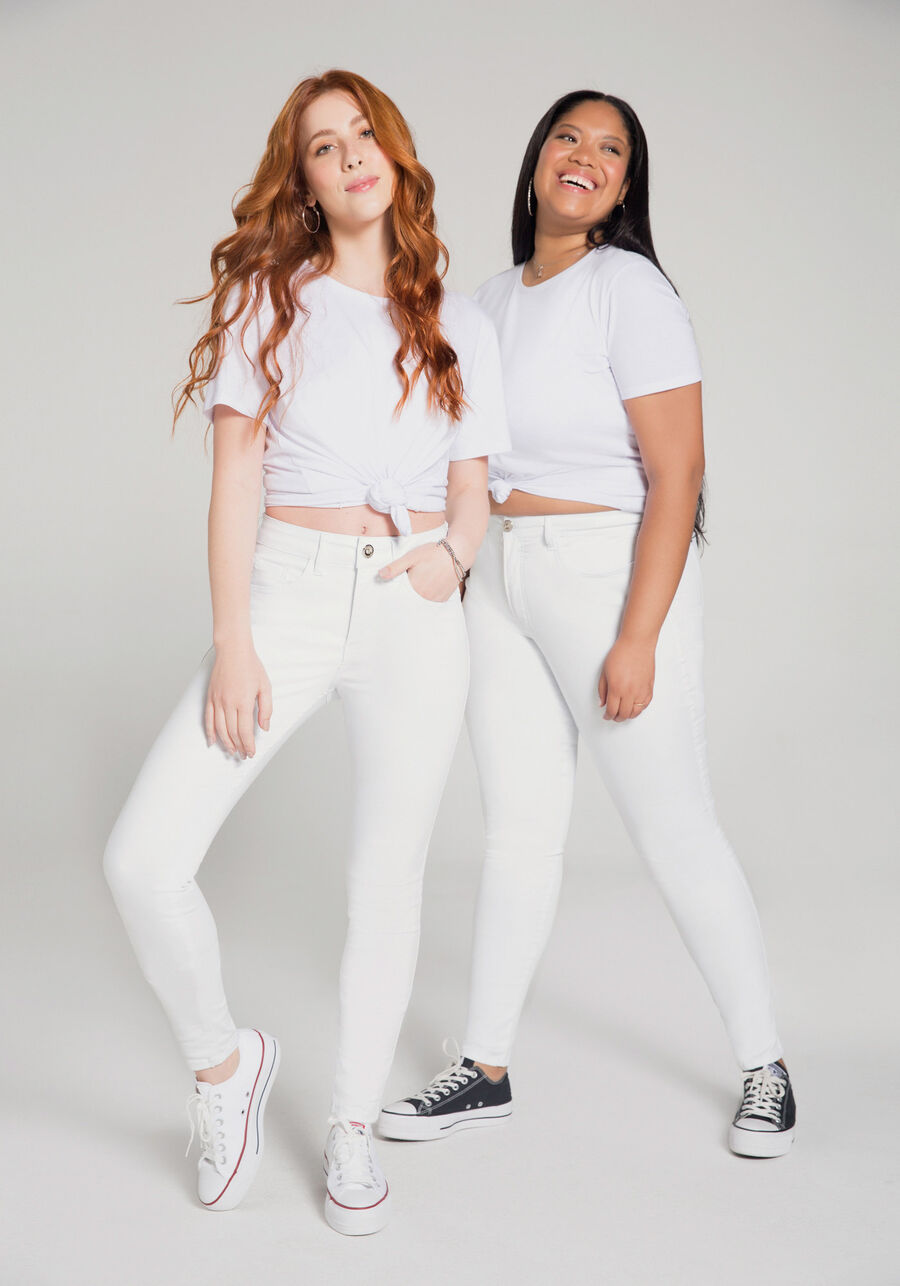Calça Skinny Com Cintura Média Em Sarja Com Elastano, BRANCO. Calça Skinny Com Cintura Média Em Sarja Com Elastano, BRANCO, large.