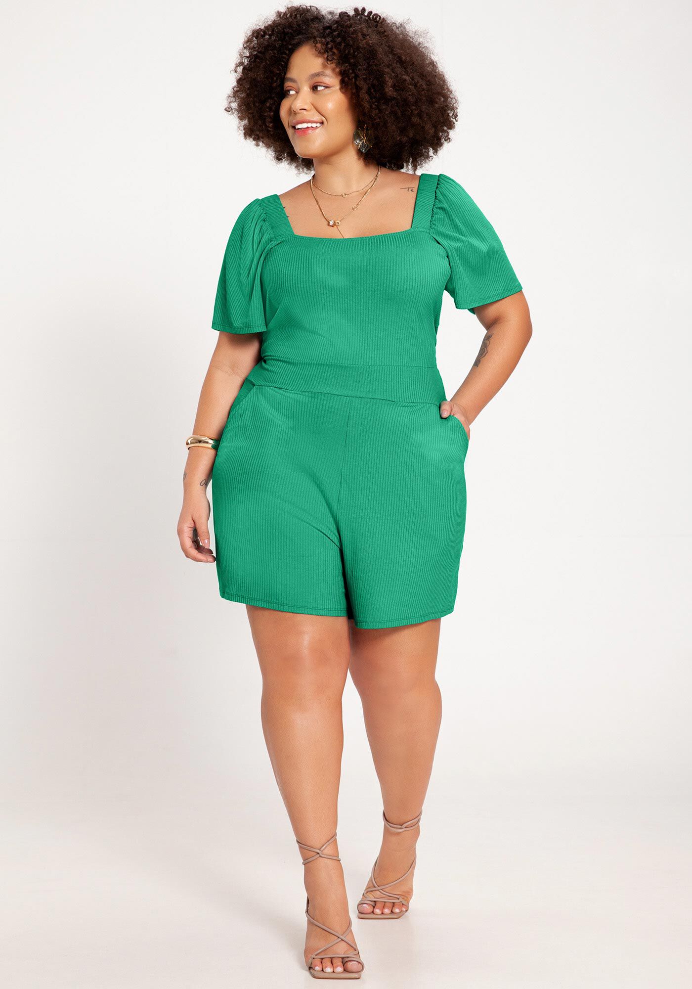 Macacão feminino best sale curto plus size