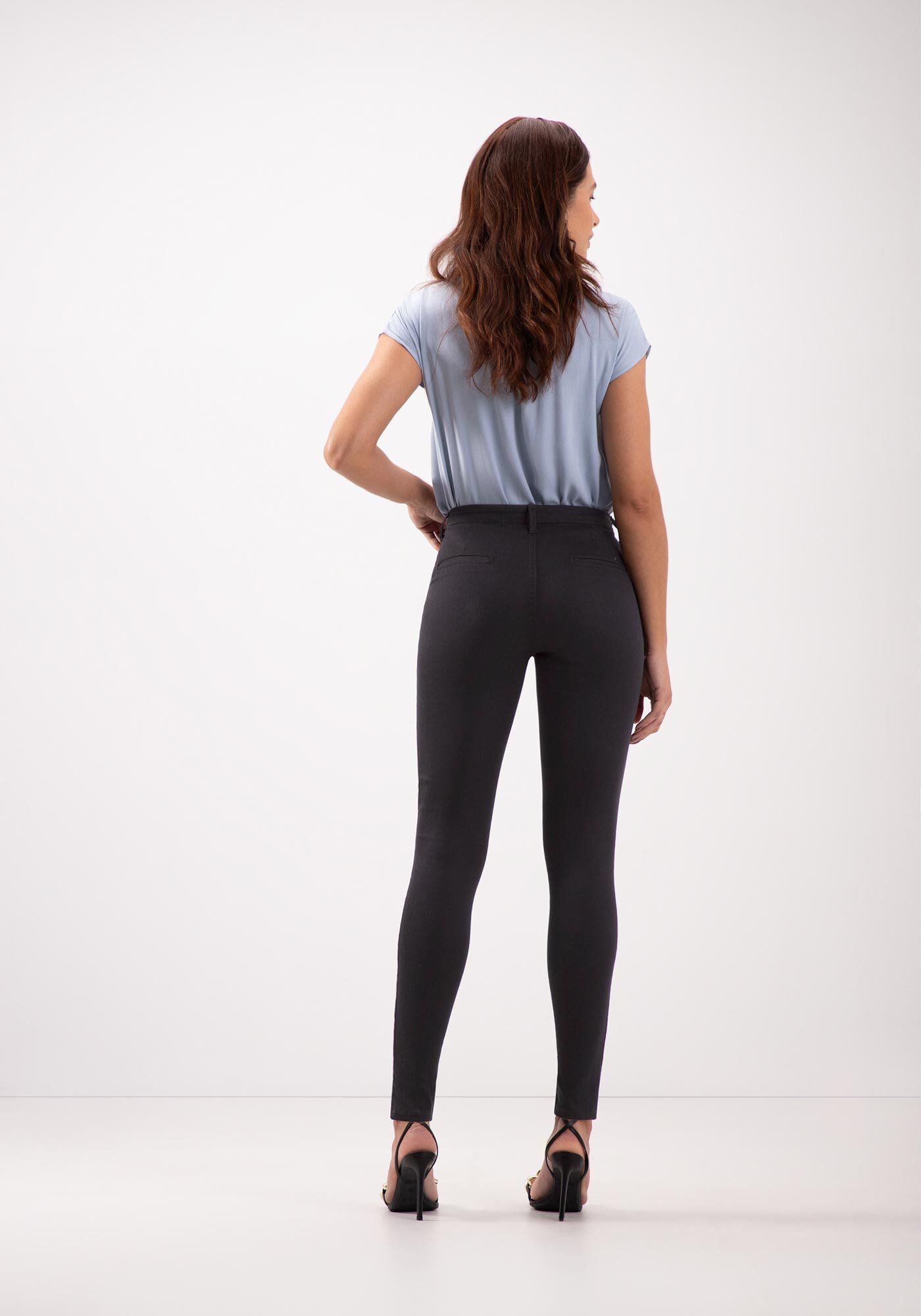 Cal&ccedil;a Skinny Em Sarja Com Cintura M&eacute;dia Chapa Barriga, PRETO REATIVO, large.