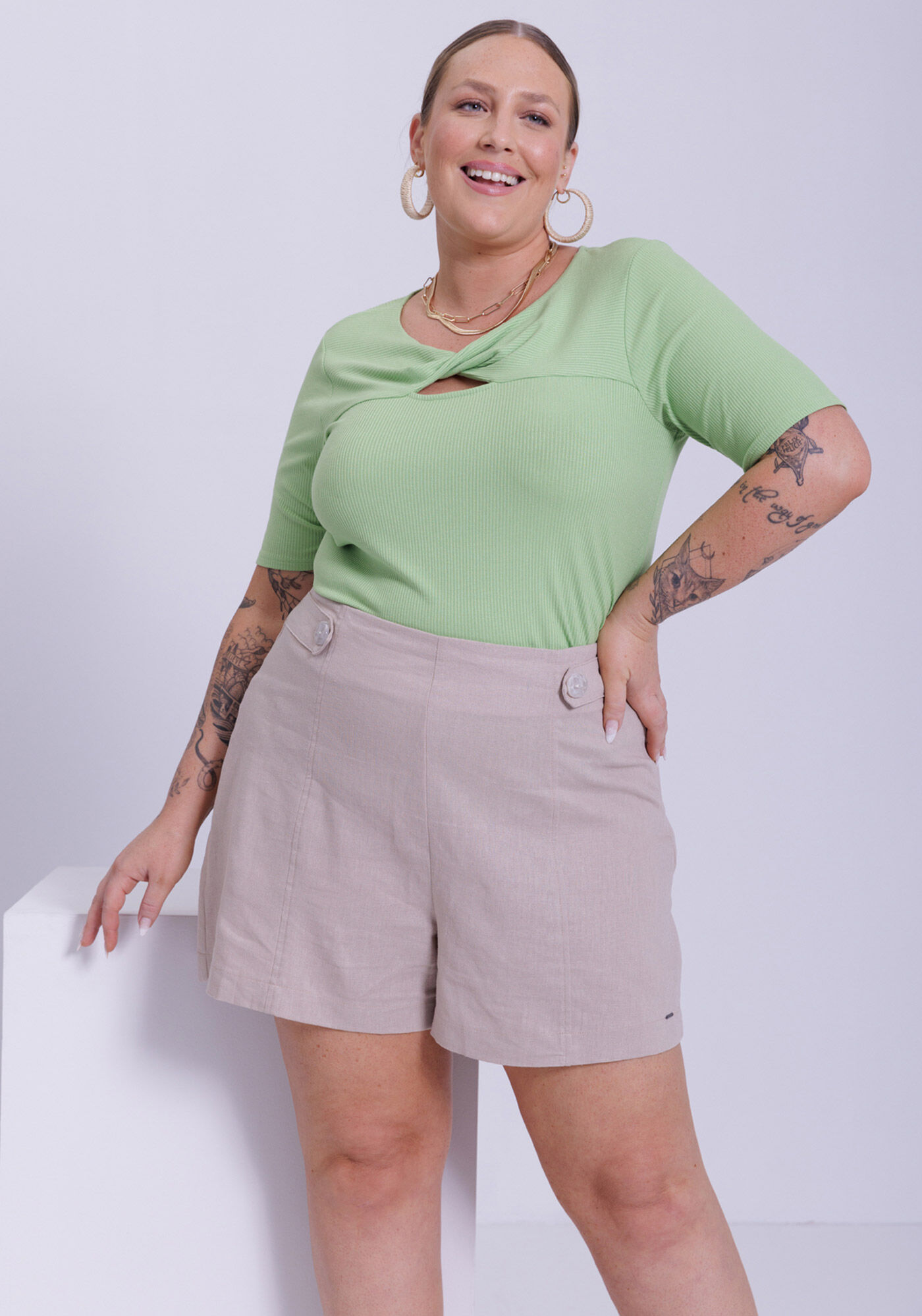 Blusa Plus Size Canelada com Tor&ccedil;&atilde;o no Decote, , large.