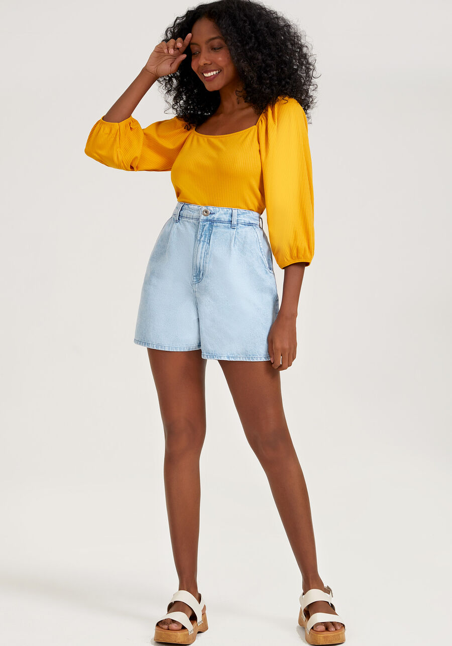 Shorts Jeans Mommy Claro com Cintura Alta, JEANS. Shorts Jeans Mommy Claro com Cintura Alta, JEANS, large.