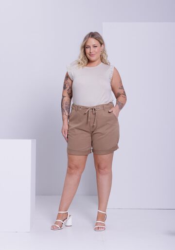 Shorts Boyfriend Plus Size Com Bolsos Em Sarja Com Elastano, MARROM AVELA. Shorts Boyfriend Plus Size Com Bolsos Em Sarja Com Elastano, MARROM AVELA, large.