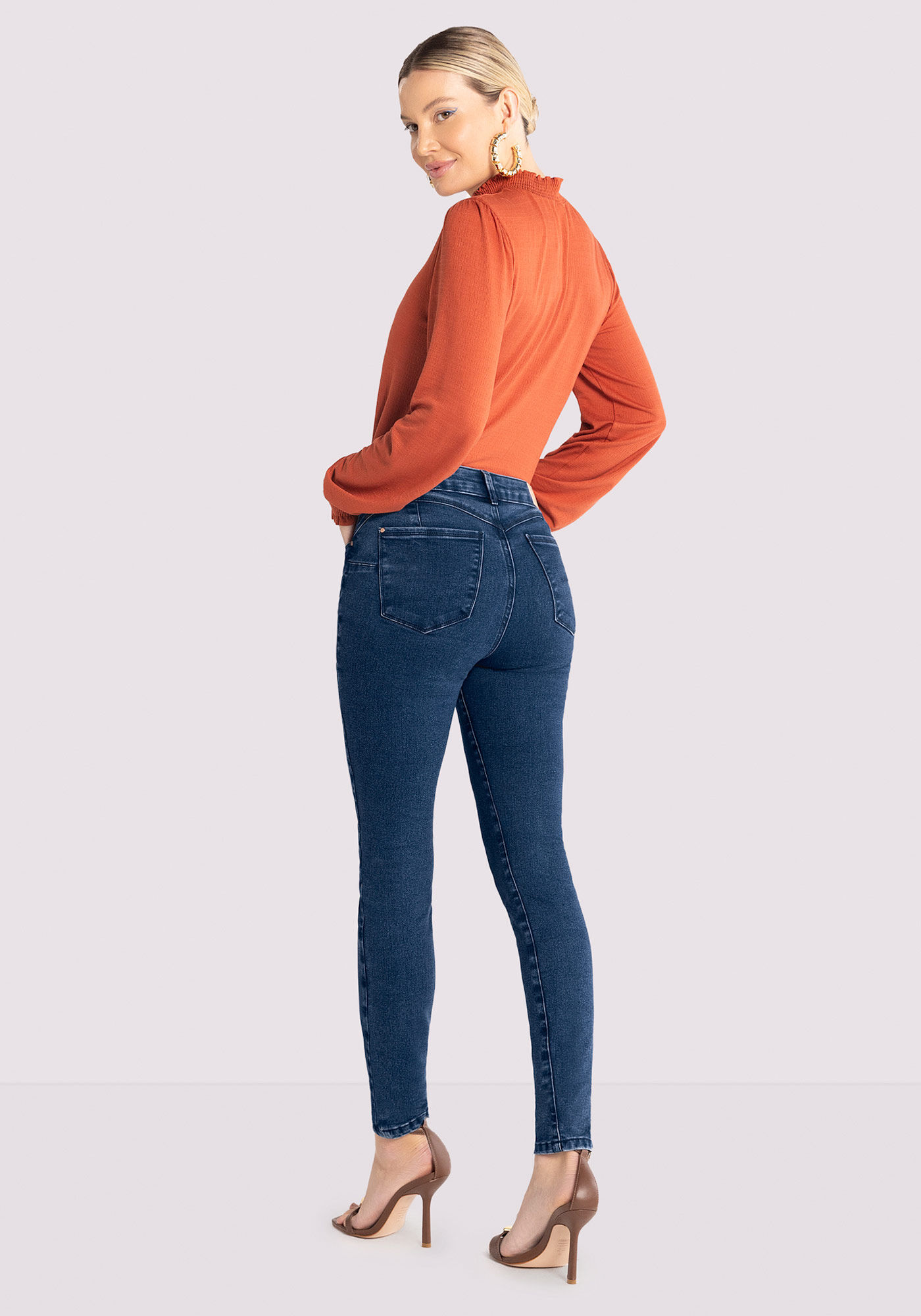 Cal&ccedil;a Jeans Skinny Chapa Barriga com Recorte Costas, , large.