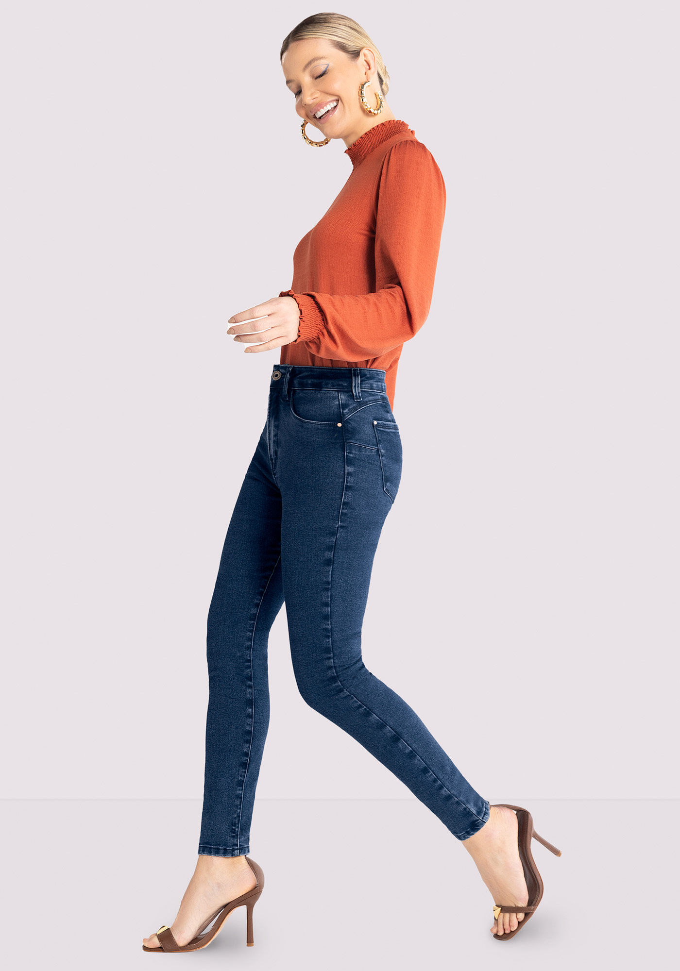 Cal&ccedil;a Jeans Skinny Chapa Barriga com Recorte Costas, , large.