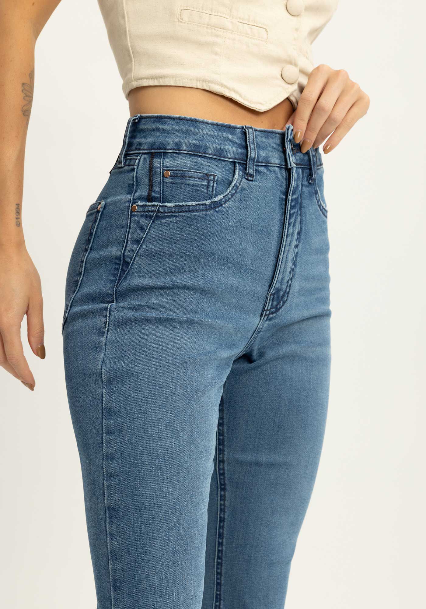 Cal&ccedil;a Jeans Flare Com Cintura Alta E Elastano Chapa Barriga, JEANS, large.