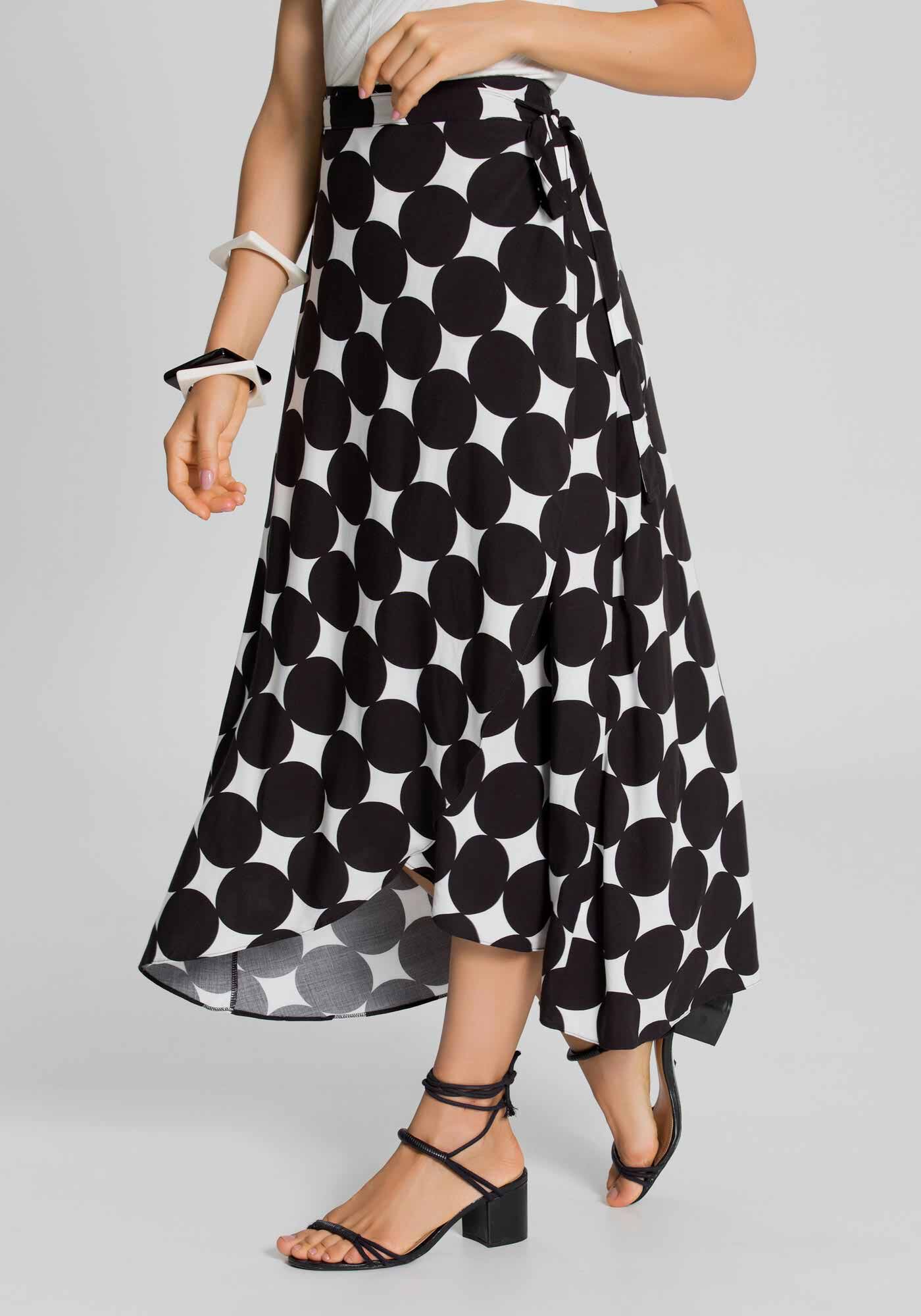 Saia midi sales preto e branco