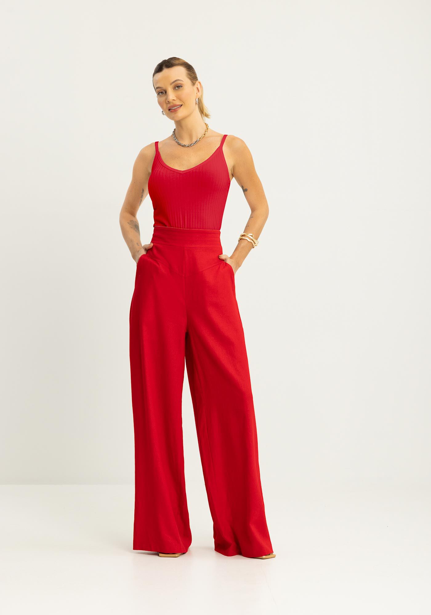 Blusa Regata B&aacute;sica De Al&ccedil;as Finas Em Malha Canelada, , large.