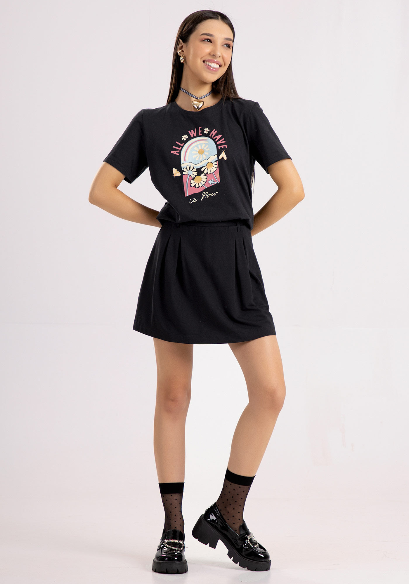 Shorts-Saia Juvenil com Pregas, PRETO REATIVO, large.