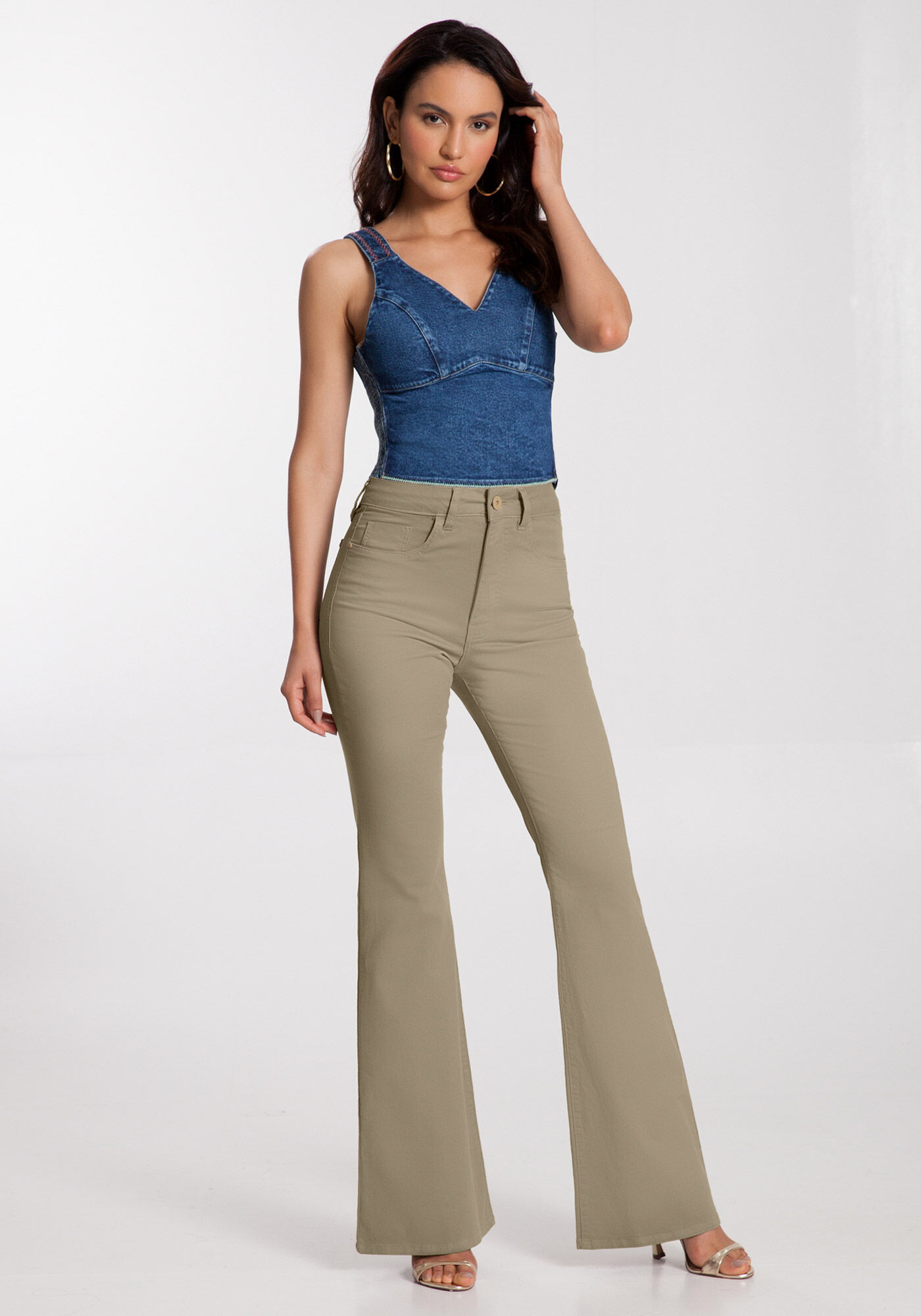Calça sales sarja flare