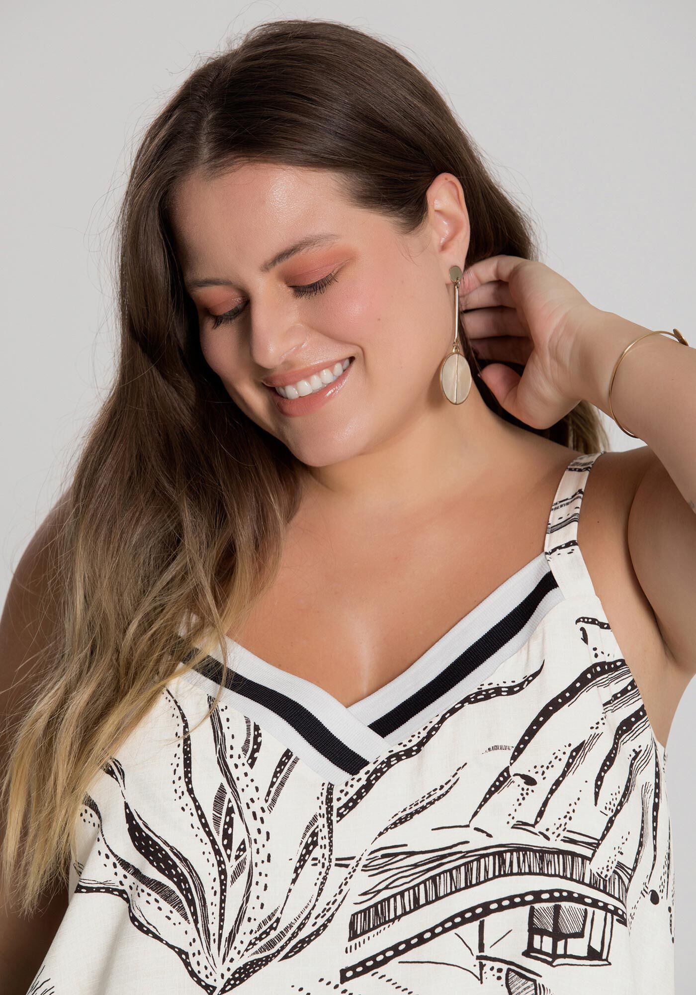 Blusa de Al&ccedil;a Estampada Plus Size, BRANCO OFF WHITE, large.