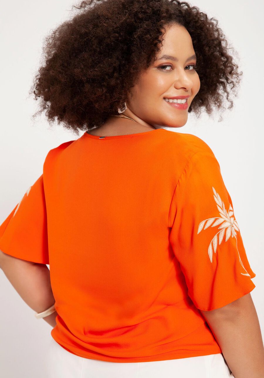 Blusa Plus Size em Viscose com Bordado e Laço, LARANJA MAMAO. Blusa Plus Size em Viscose com Bordado e Laço, LARANJA MAMAO, large.