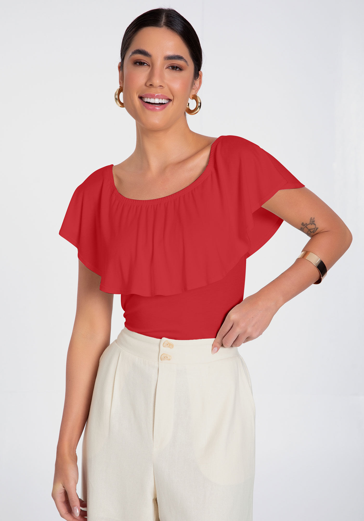 Modelo de outlet blusa canoa