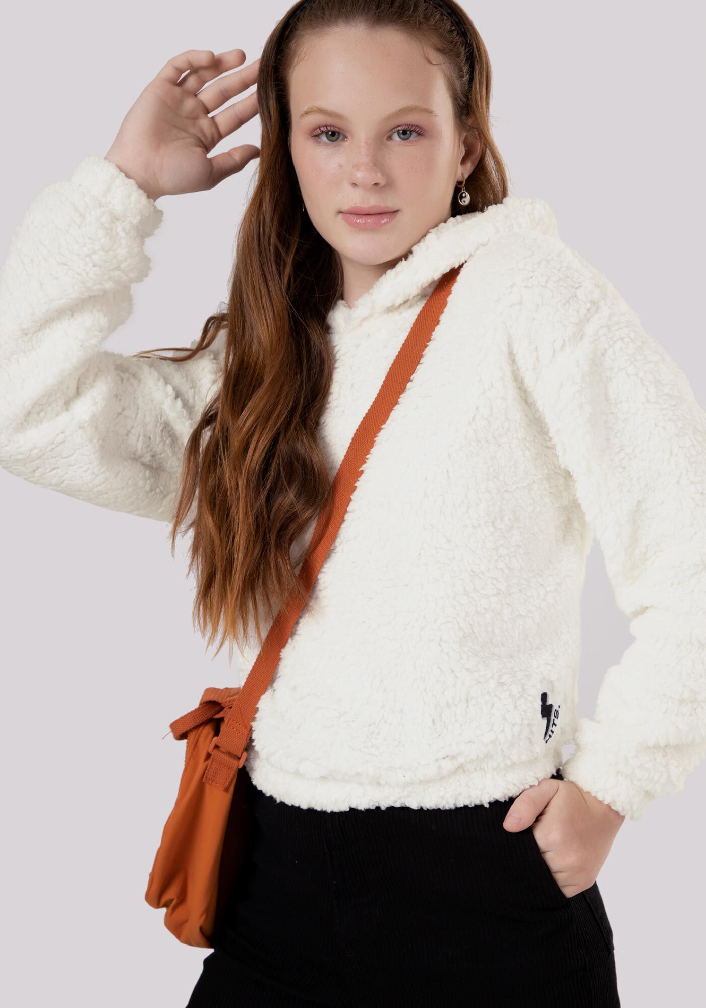 Blus&atilde;o Juvenil em Pelo Carneirinho com Capuz, BRANCO OFF WHITE, large.