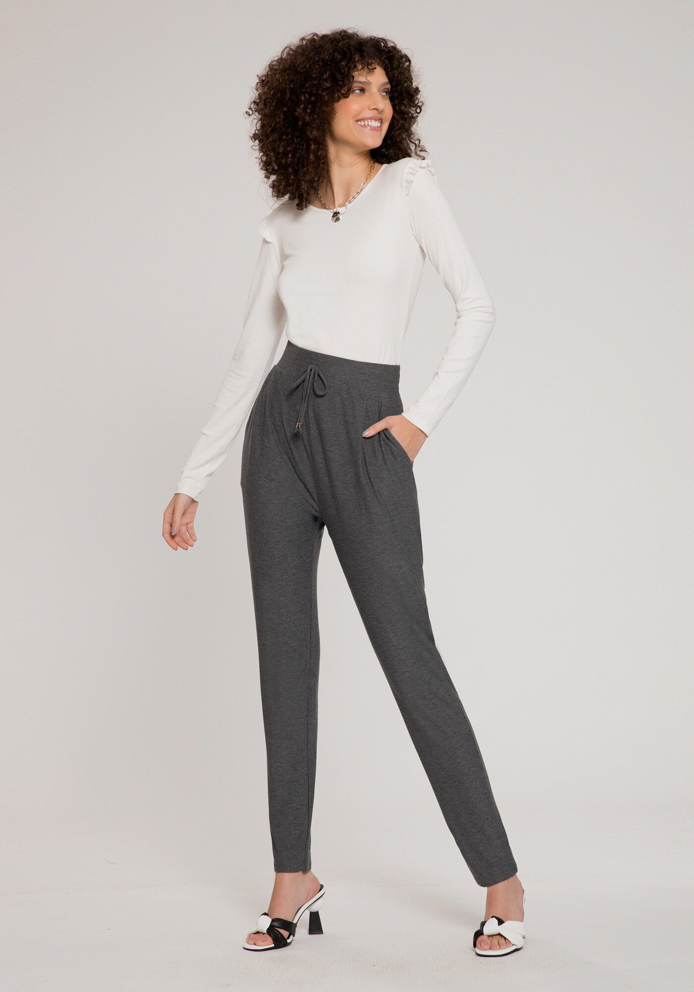 Cal&ccedil;a Jogging em Malha Crepe com Cadar&ccedil;o, , large.