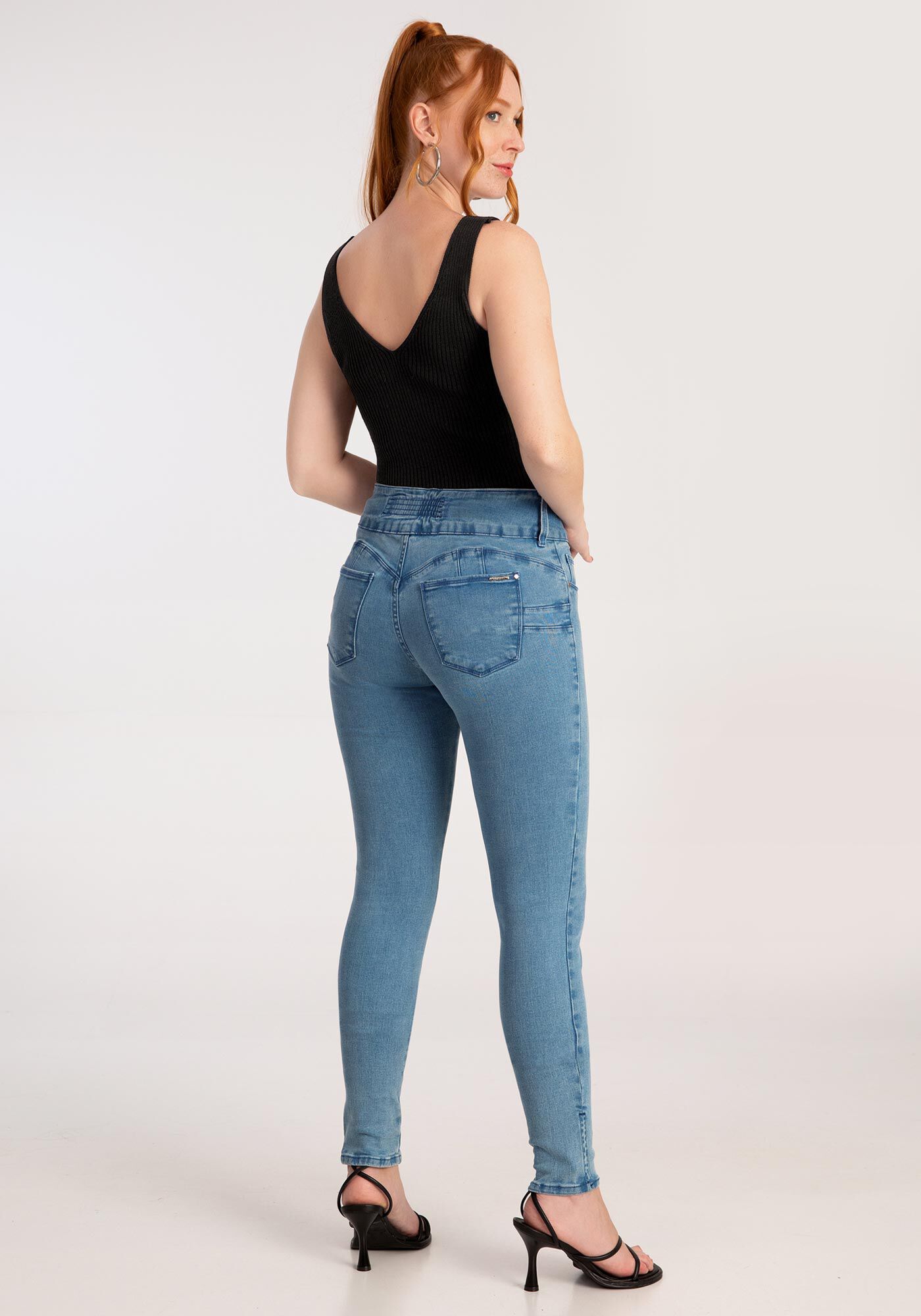 Calça jeans cós largo discount cintura media