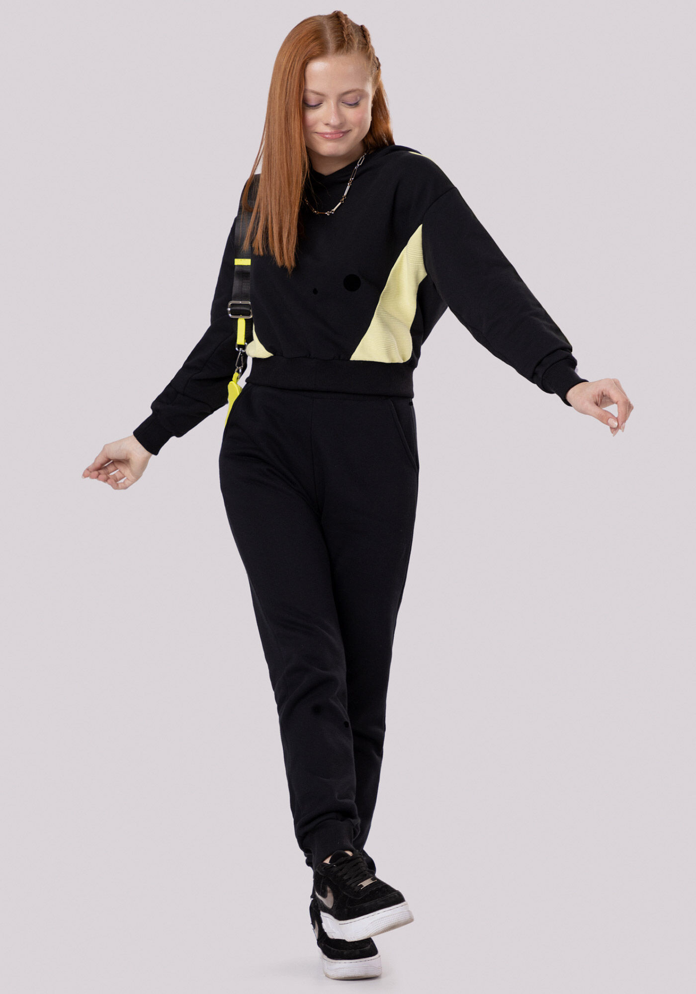 Blus&atilde;o Juvenil com Capuz e Recortes, PRETO REATIVO, large.