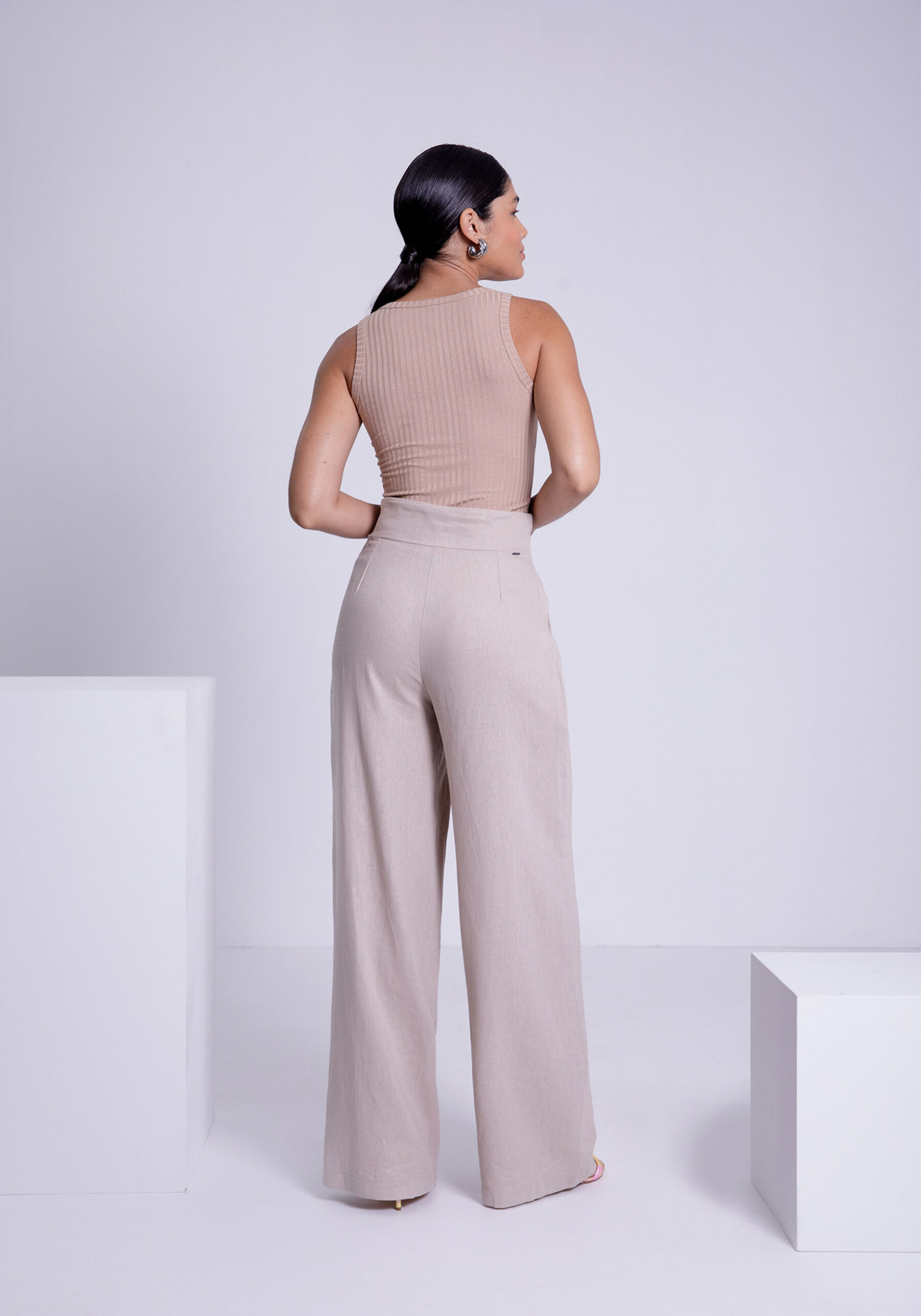 Calça Pantalona em Linho com Detalhe Cós, BEGE IMPALA, large. image number 1