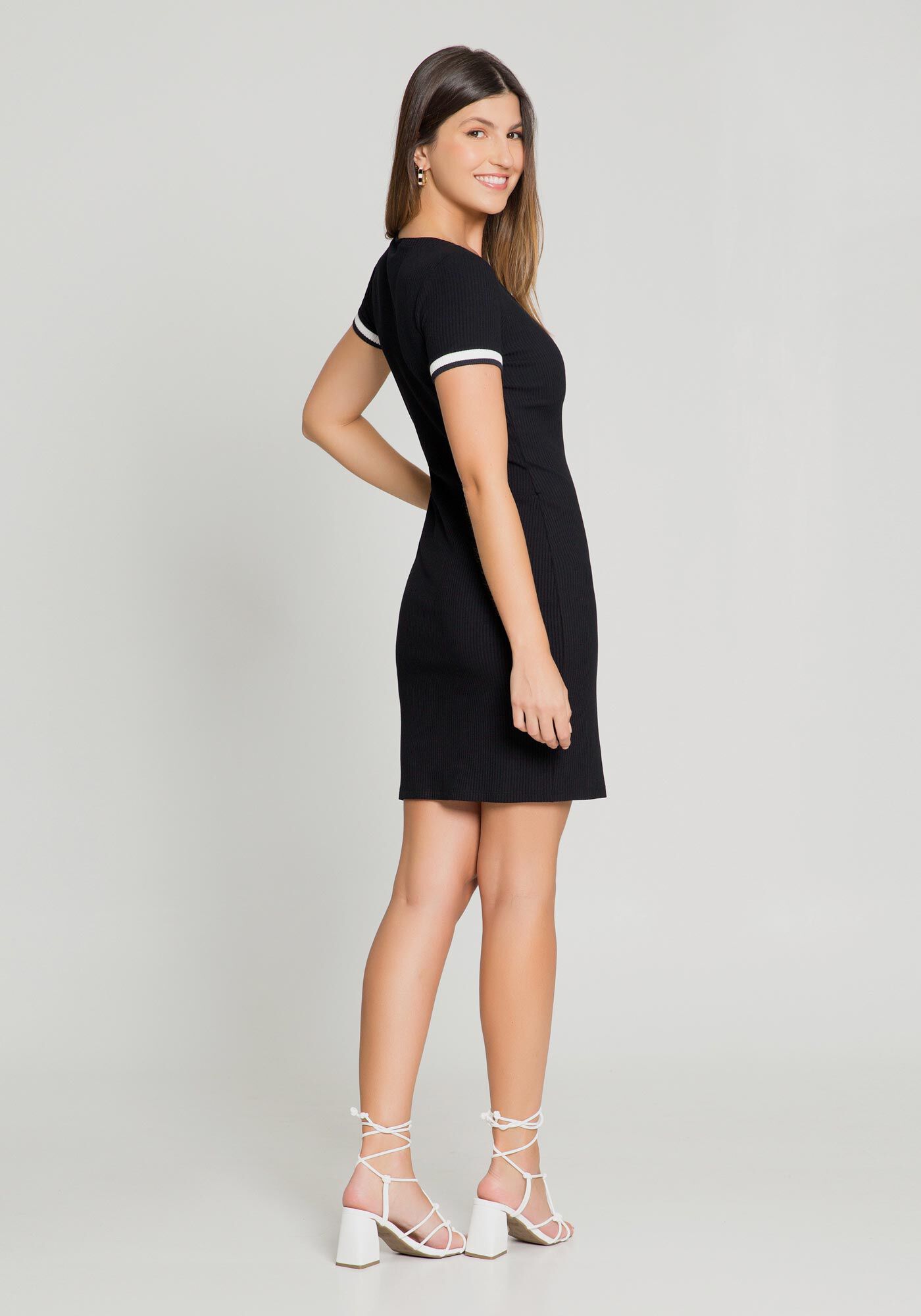 Vestido Curto Canelado com Retil&iacute;nea Manga, PRETO REATIVO, large.