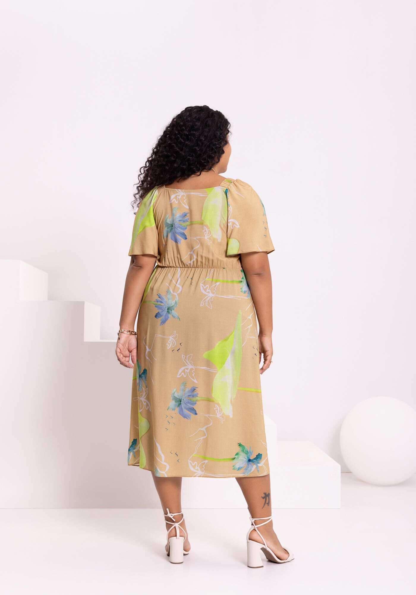 Vestido Midi Estampado Com Manga Flare E Decote Reto, , large.